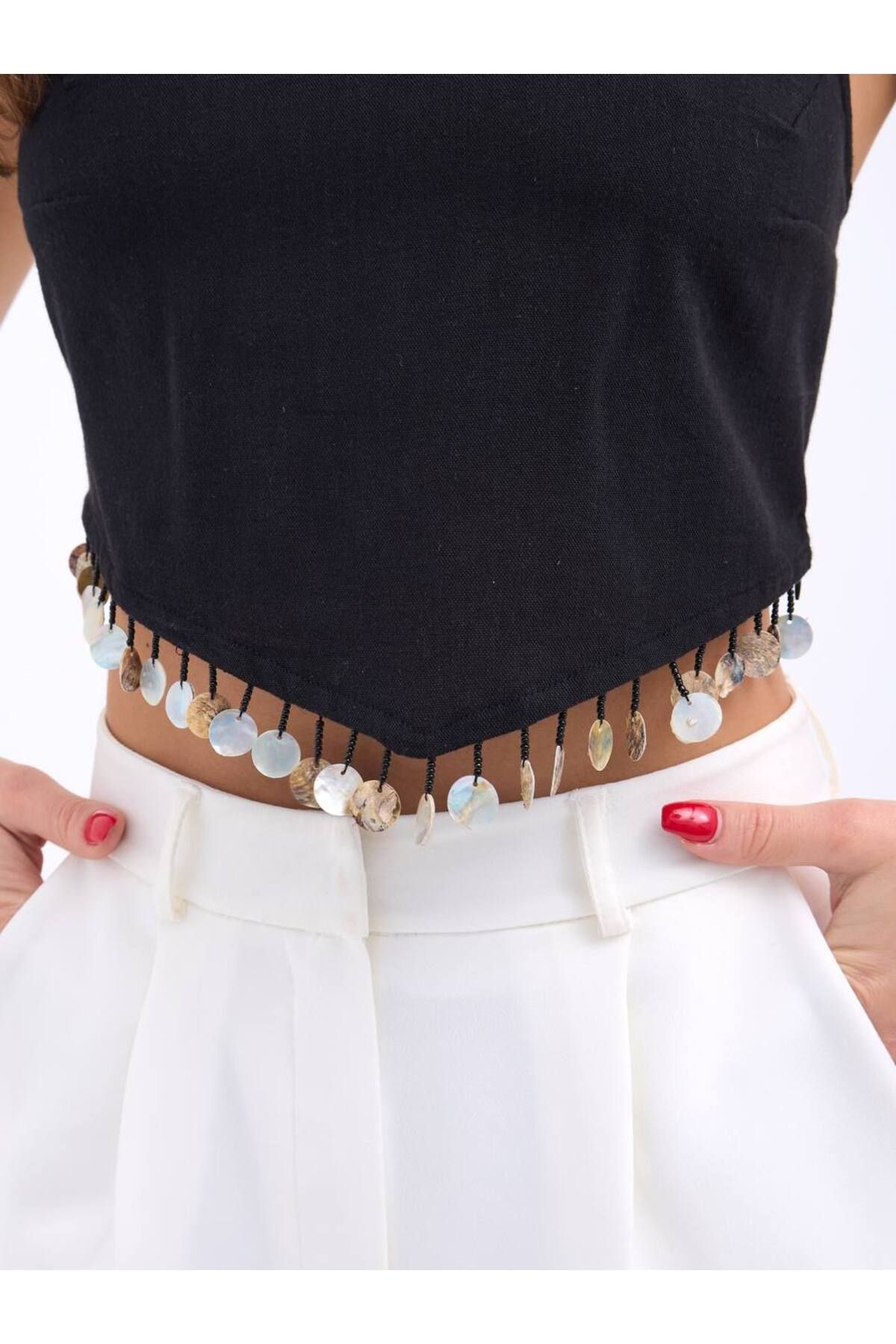 Castivo Fashion Boncuk Detaylı Şal Kesim Askılı Crop Bluz
