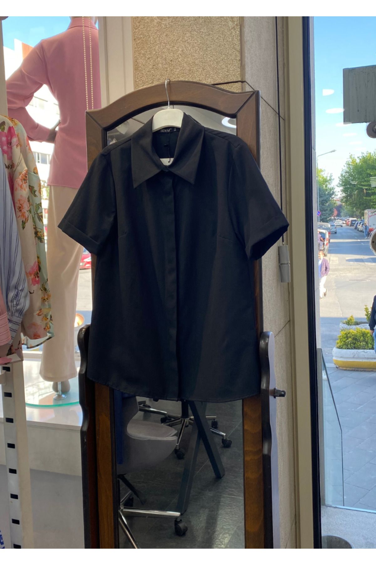PERA MODA Poplin Kumaş Kısa Kollu Gizli Düğmeli Gömlek