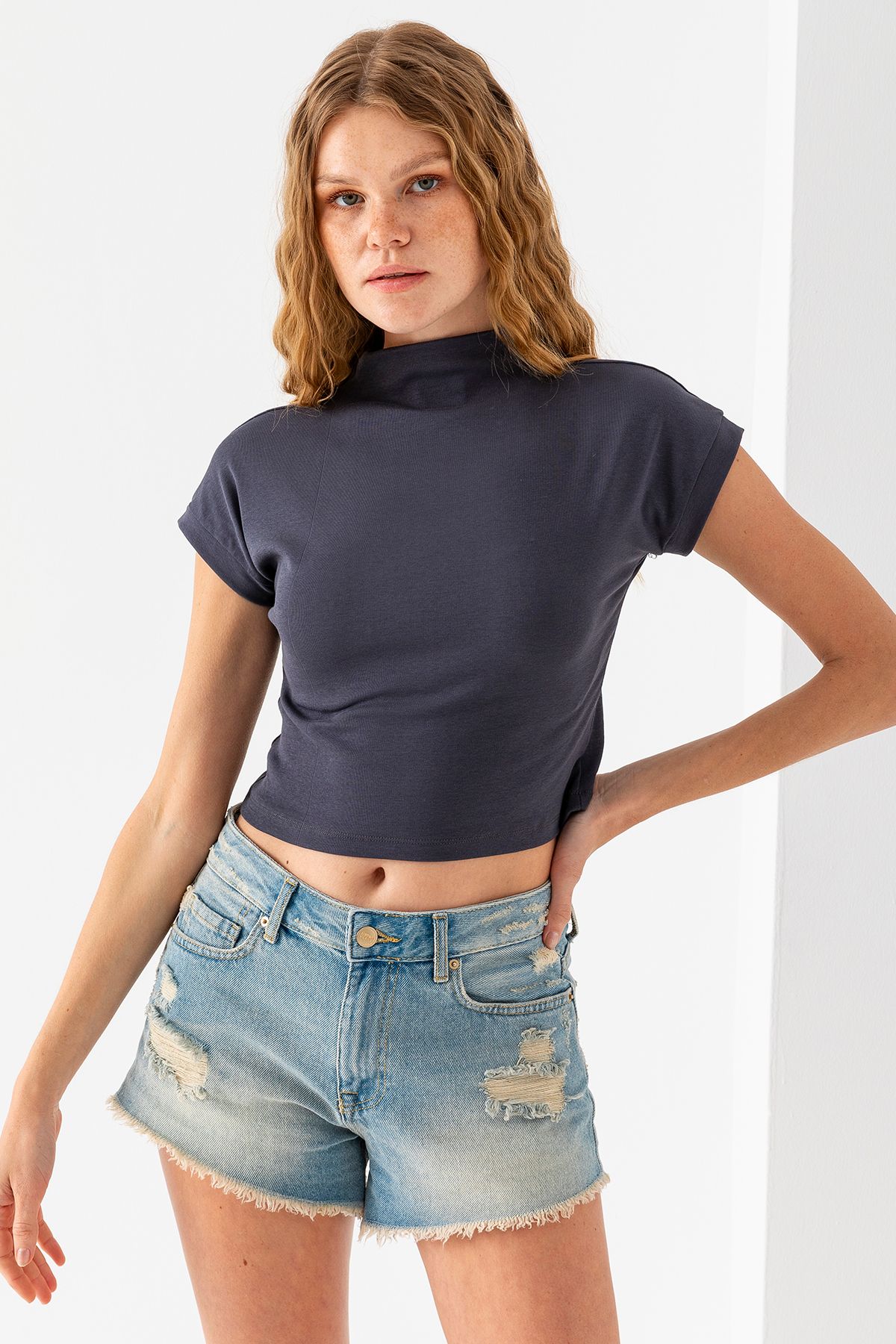 GİYSA Kadın Dik Yaka Pamuklu Basic T-Shirt Füme - 25872