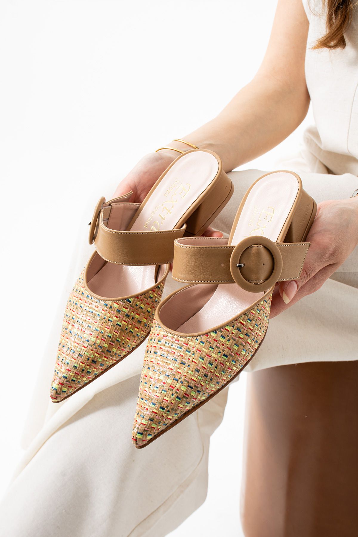 Extra Shoes İstanbul Bej Hasır Kemer Detaylı Kadın Terlik