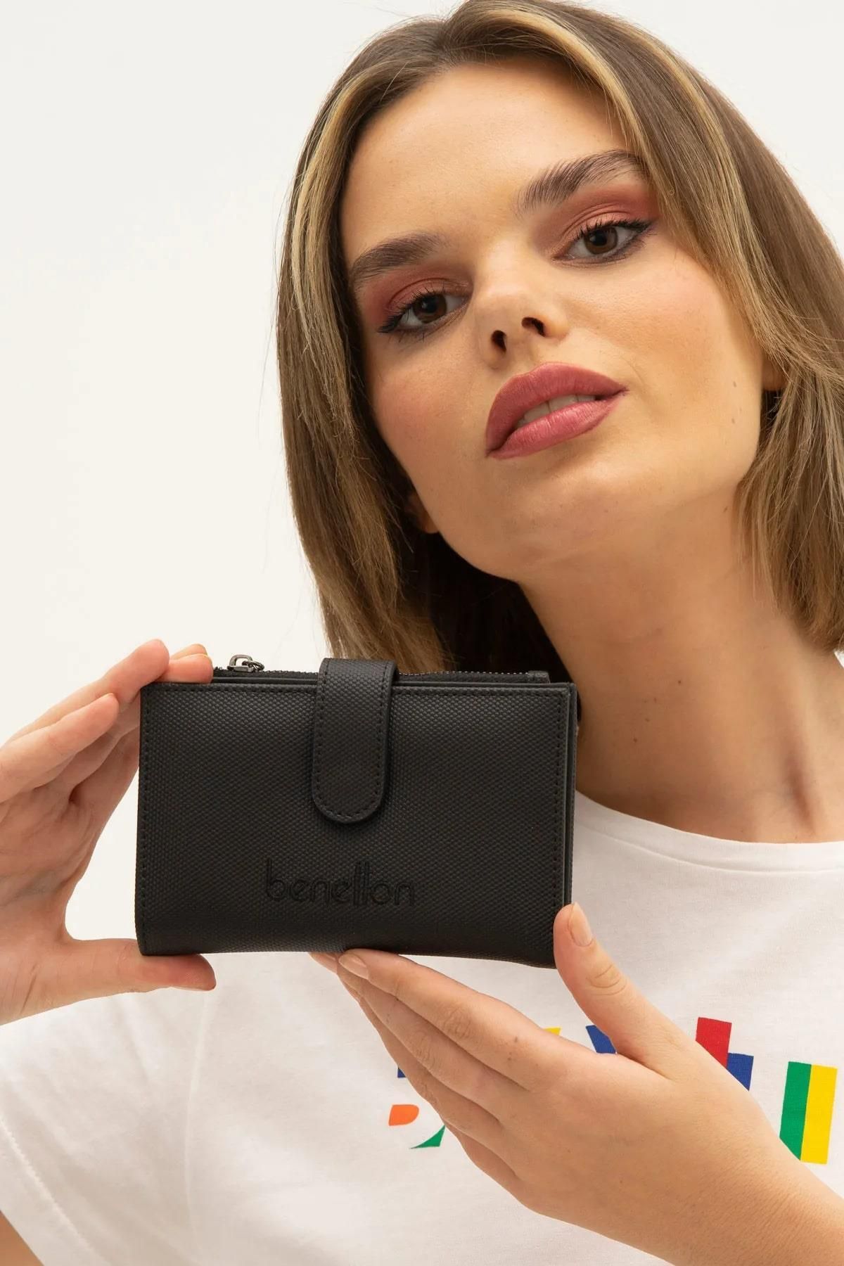 United Colors of Benetton BNT1300 Siyah Kadın Cüzdanı