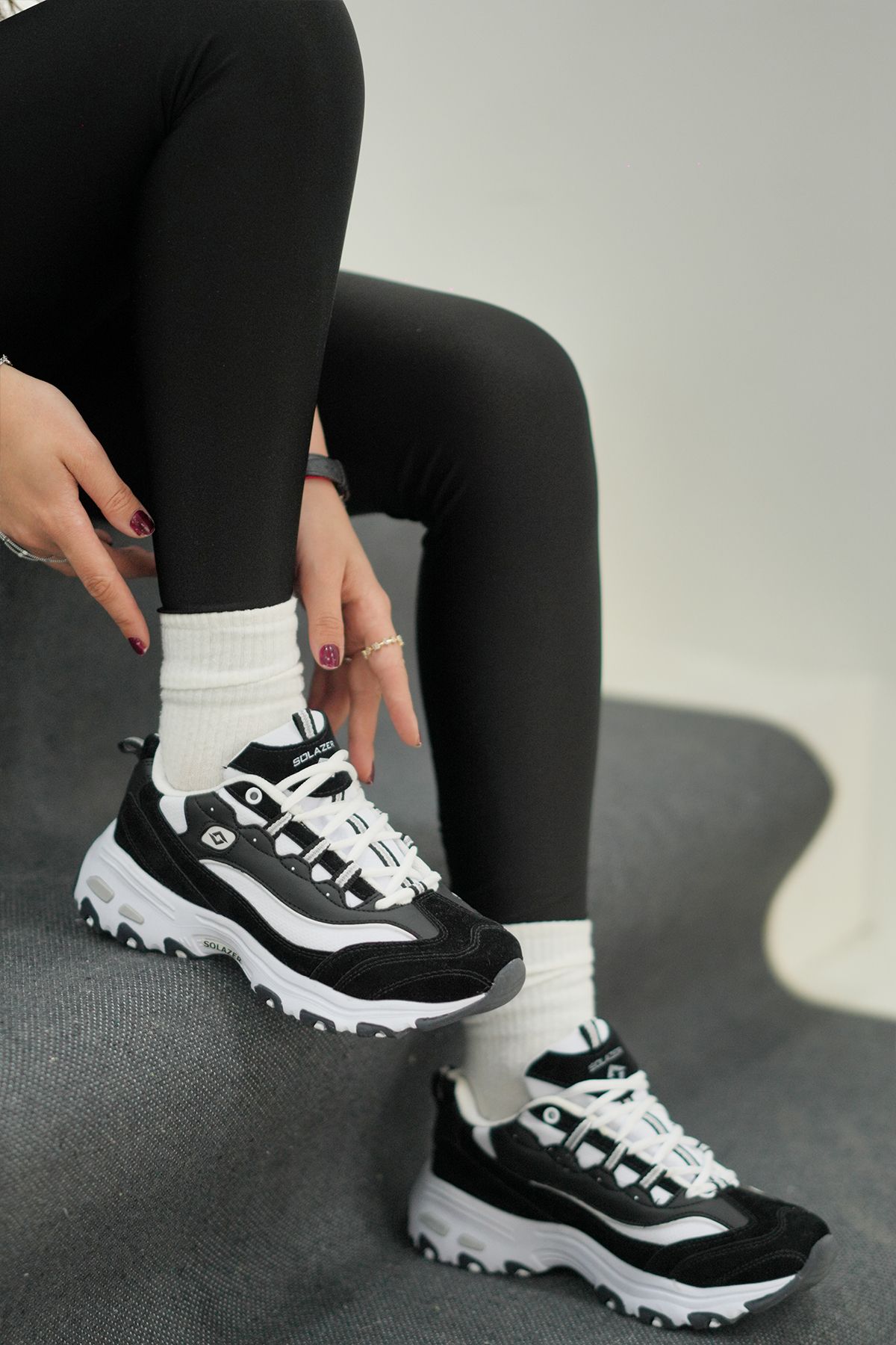 SOLAZER Kadın Siyah Beyaz Sneaker Günlük Rahat Spor Ayakkabı 049
