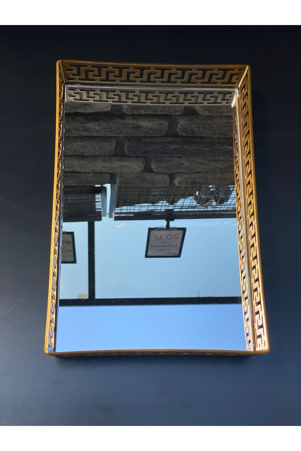 PERLAEVKAHVE Altın Renk Halkalı Plastik Kenarlı Aynalı Dekoratif Tepsi 30x21 cm