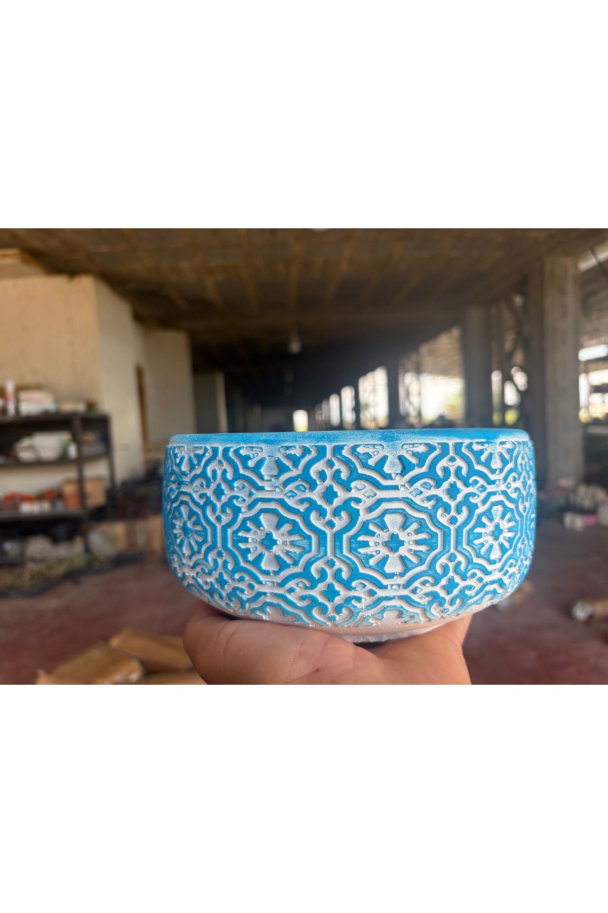 Yades Mavi çiçek desenli taş saksı çiçek hediyeli 20 cm çap 10 cm yükseklik