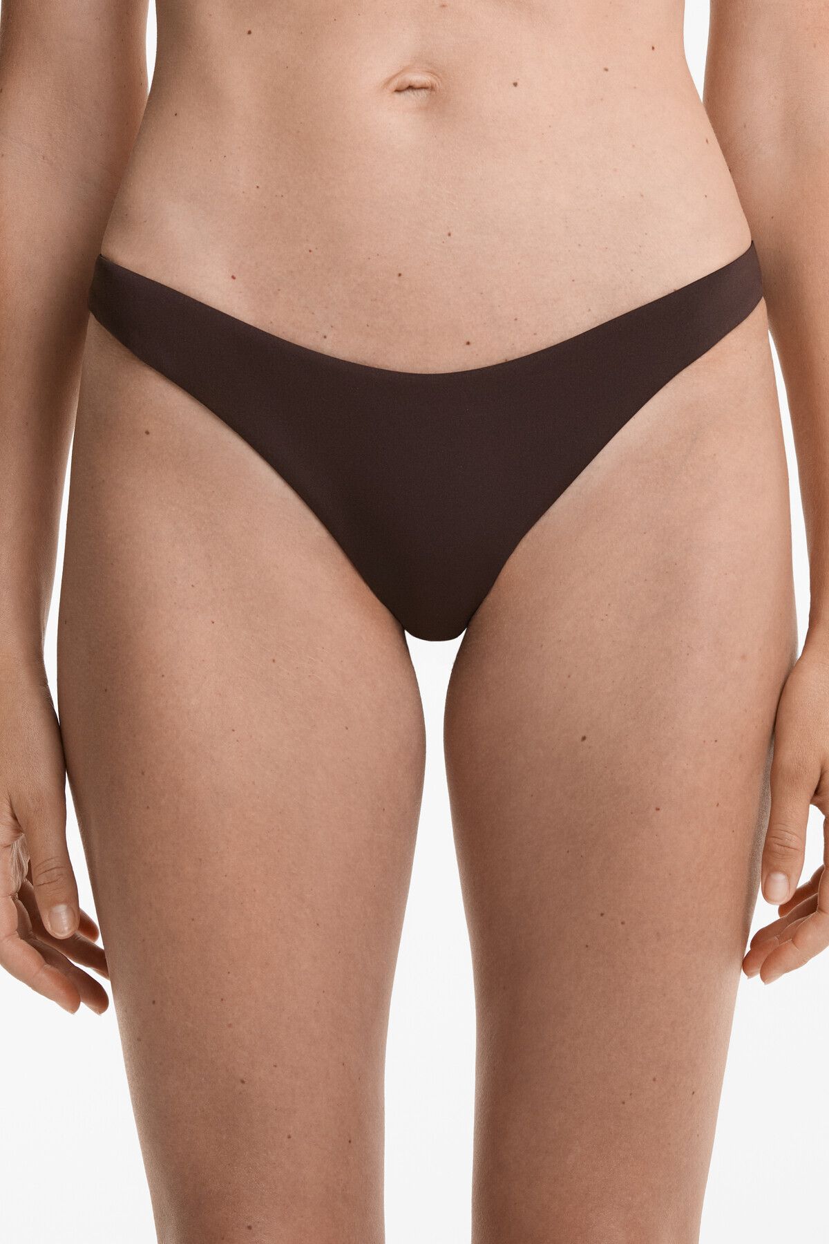 Oysho U kesim orta kapatıcılıkta bikini altı