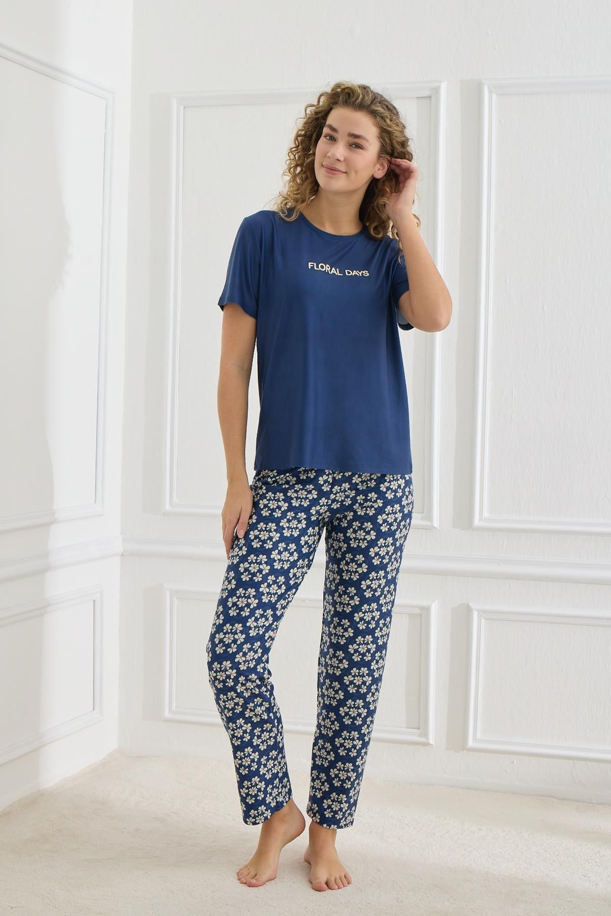 Kompedan Kadın Çiçek Desenli Bisiklet Yaka Pijama Takım | Lacivert 30102-963