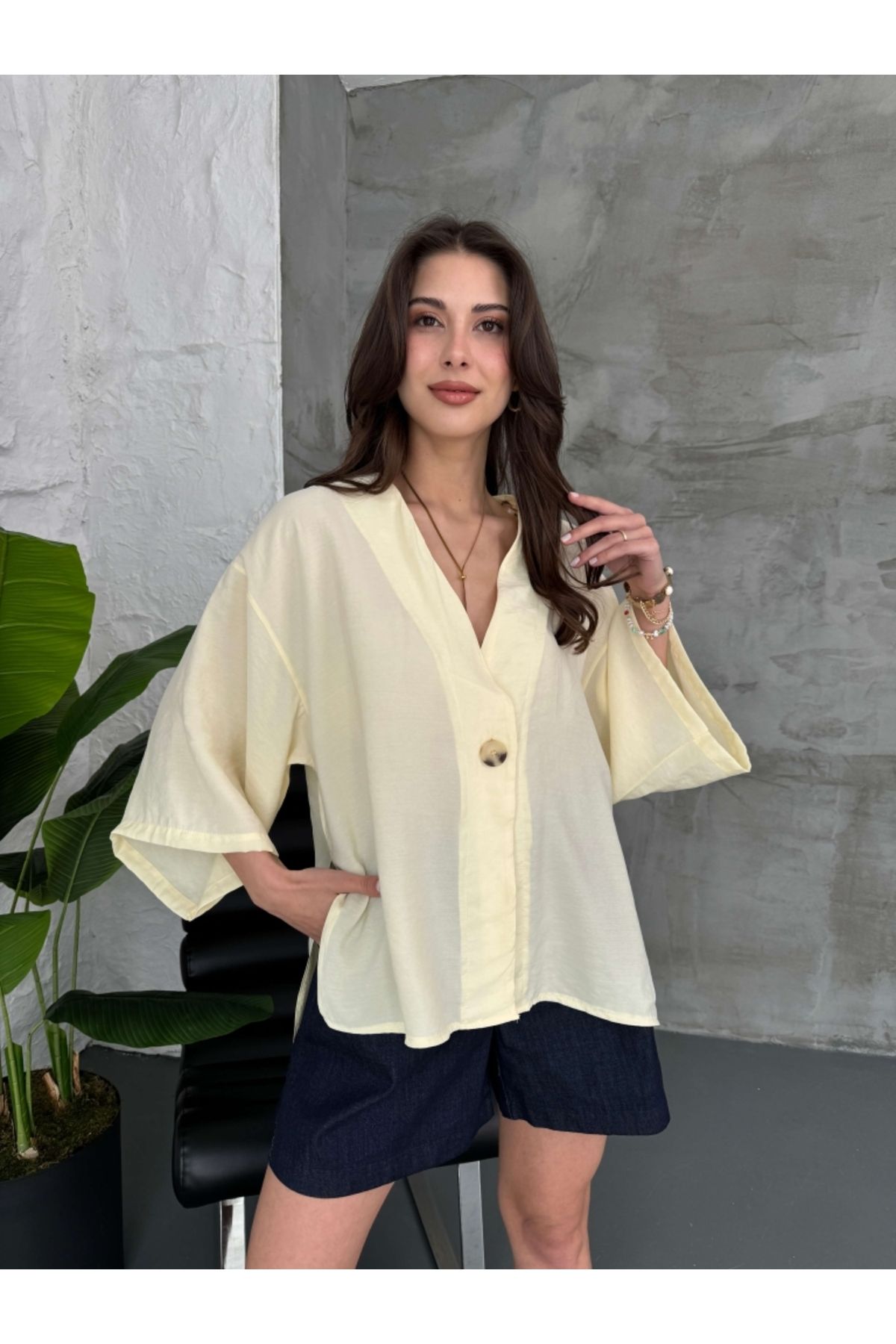 Elif Özbey Butik Sarı Tek Düğmeli Modal Bluz