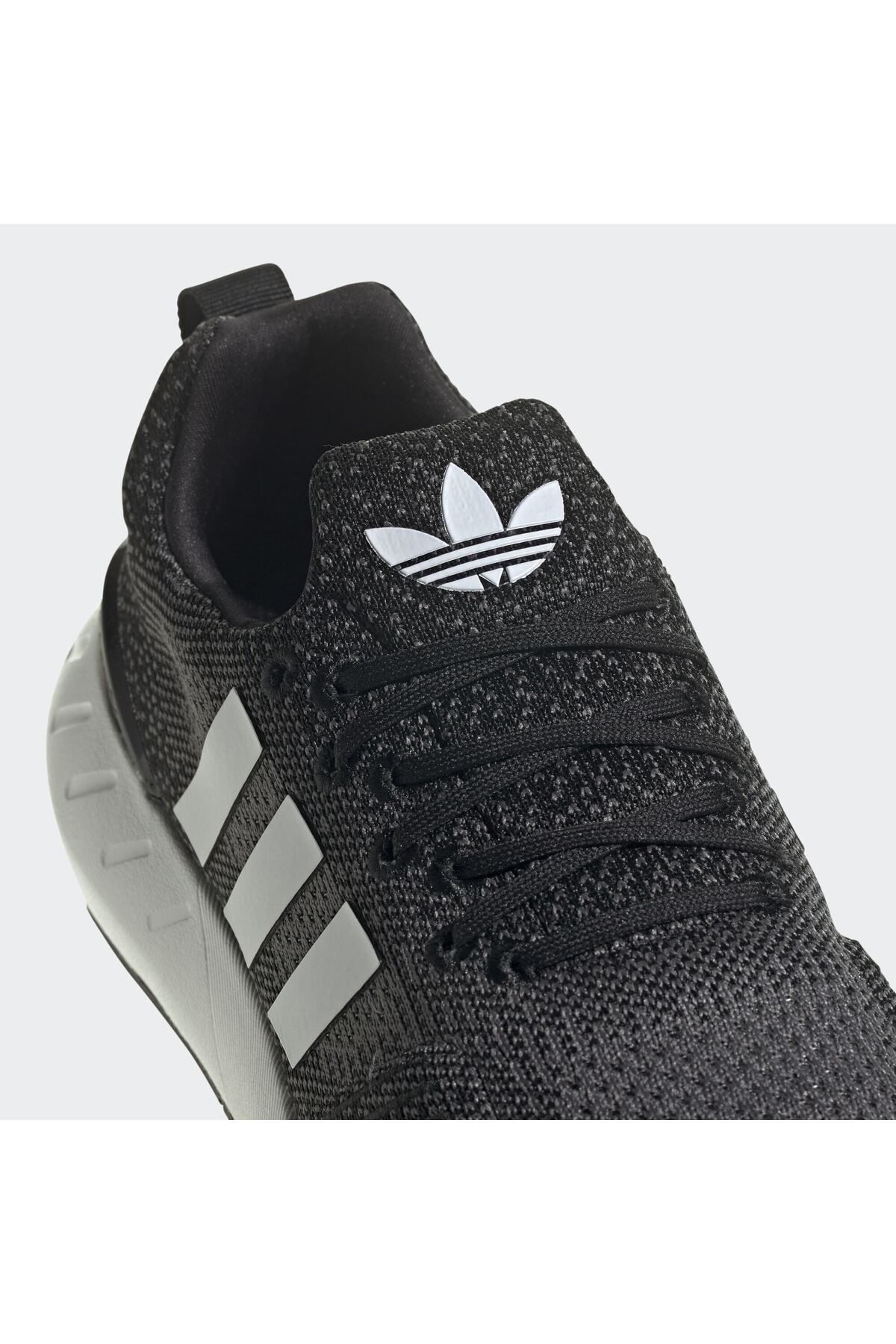 اسنیکر مشکی مردانه Swift Run 22 کفش ورزشی GZ3496 adidas