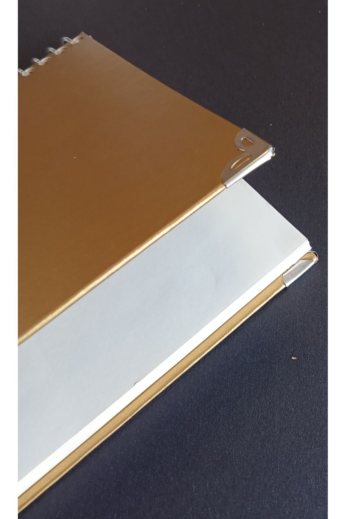 DEFTERSAN Gold sert kapak defter 15 cm x 15 cm 100 yaprak çizgisiz
