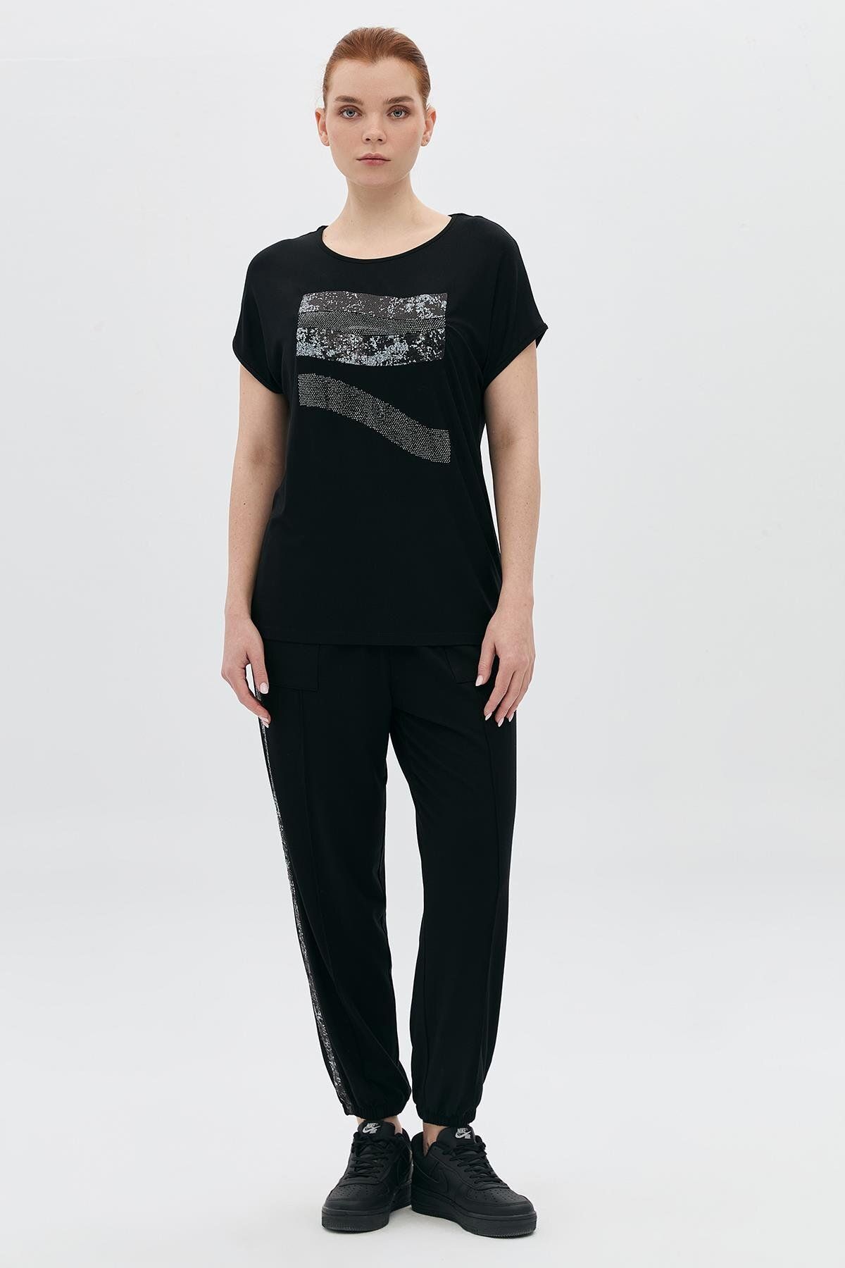 DAIDO Sırt Detaylı Payet Üzeri Baskılı Taşlı T-Shirt