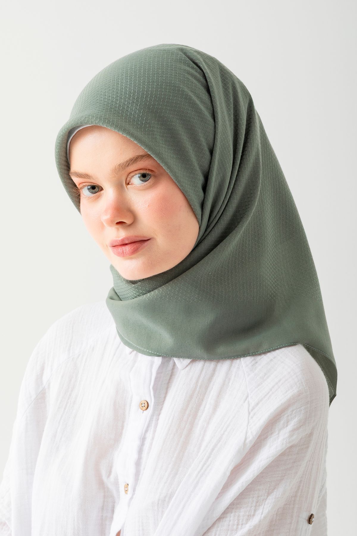 Wega Moda Pamuk Jakar Eşarp, Doğal Ve Şık Görünüm, Jakarlı Pamuk Eşarp, Soft Pamuk Eşarp.