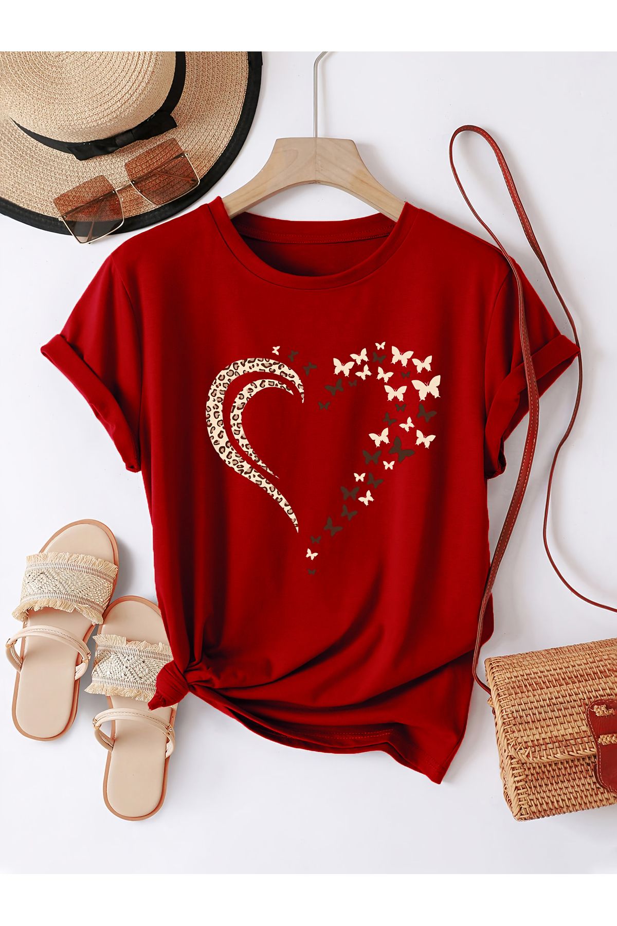 uyguntarz Unisex Leopar Kelebekli Kalp Tasarım Basklı Tshirt