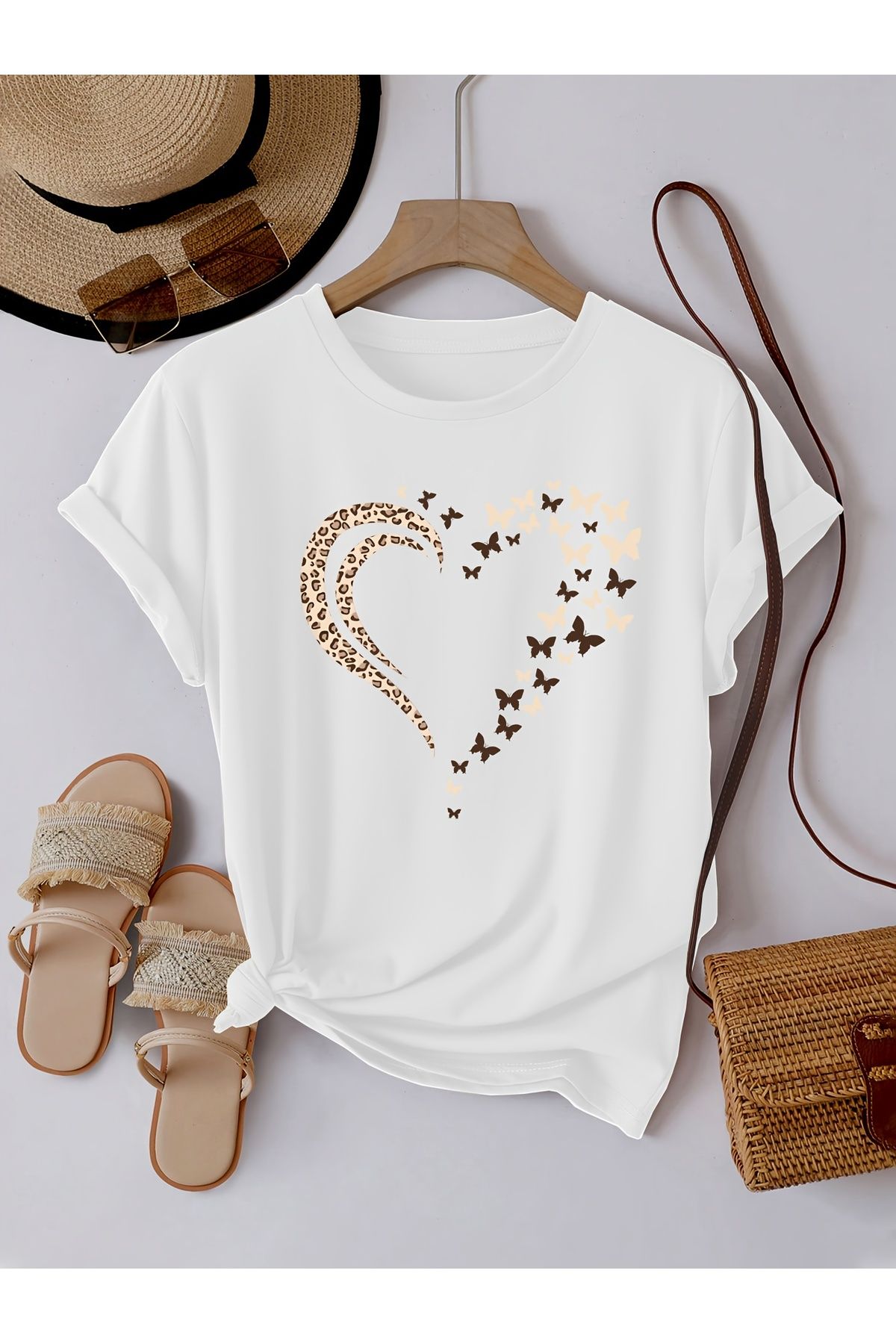 uyguntarz Unisex Leopar Kelebekli Kalp Tasarım Basklı Tshirt