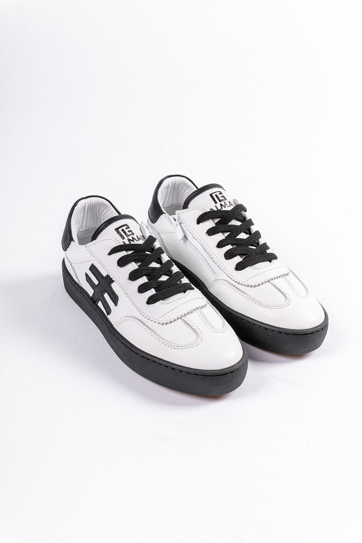 alkushoes Hakiki Deri Kadın Sneaker Beyaz , Bağcıklı Çizgi Detaylı Siyah Taban Günlük Spor Ayakkabı