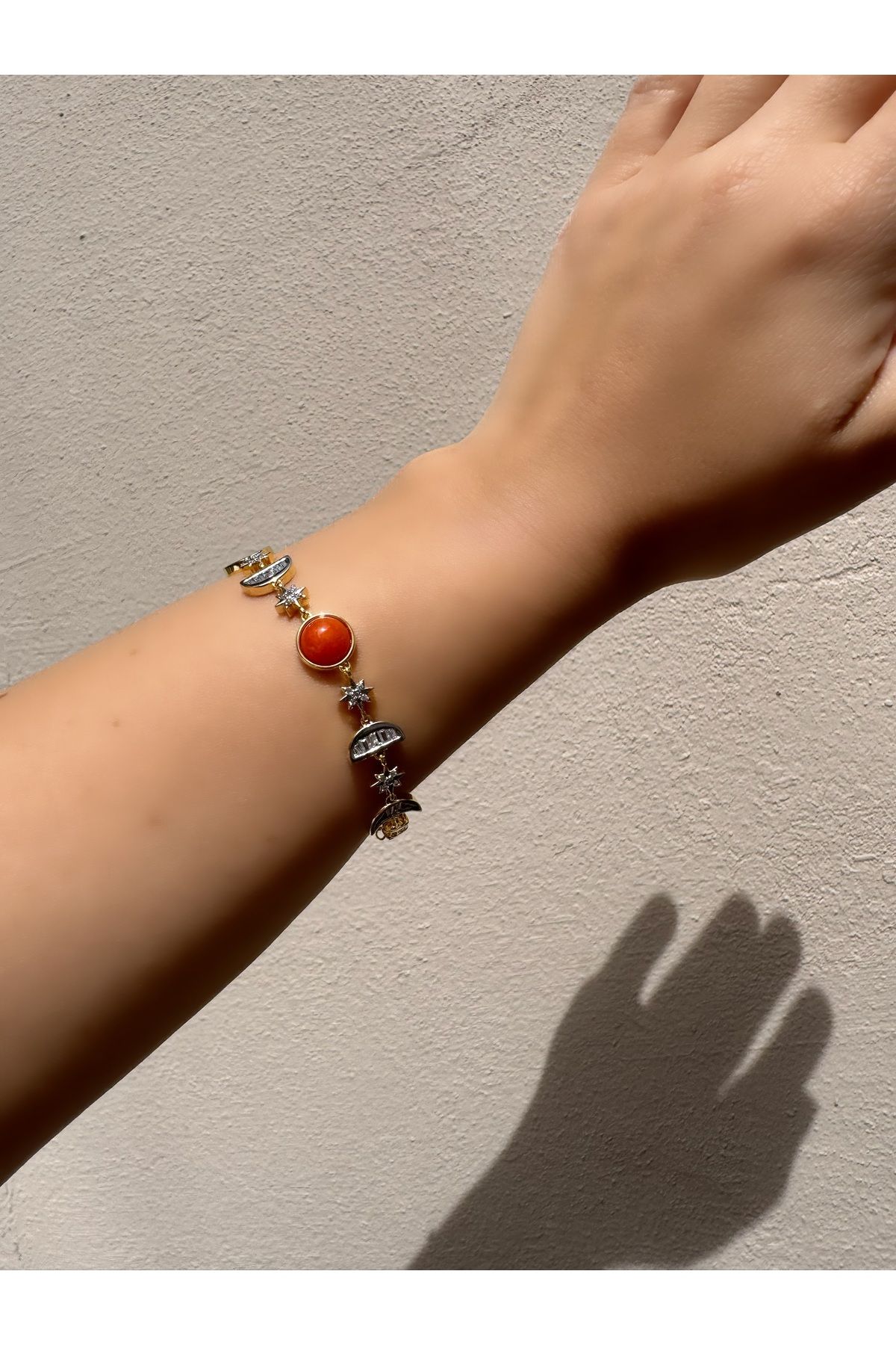 Gilia Jewelry Yıldız İşlemeli Turuncu Taşlı Bileklik