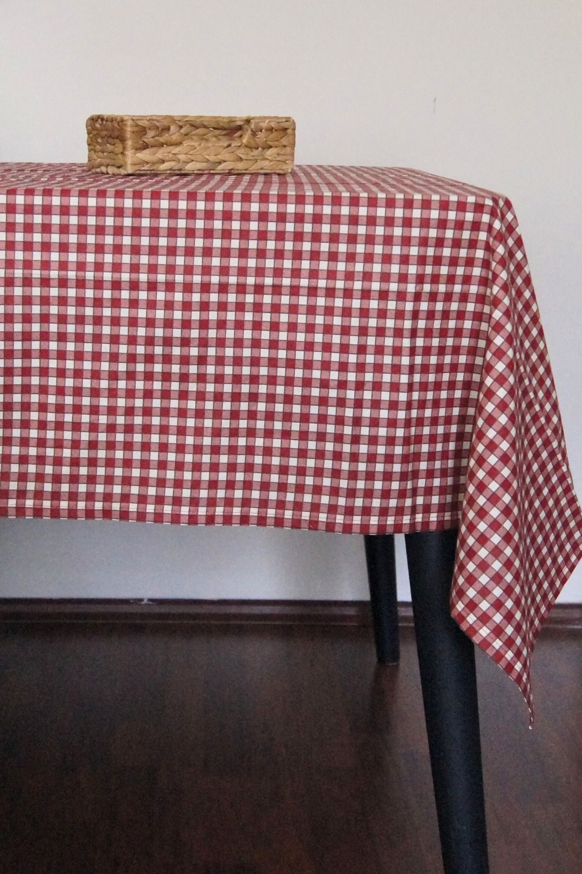 Home Masa Örtüsü Dikdörtgen 160x240–Yıkanabilir, Şık ve Dayanıklı Kumaş