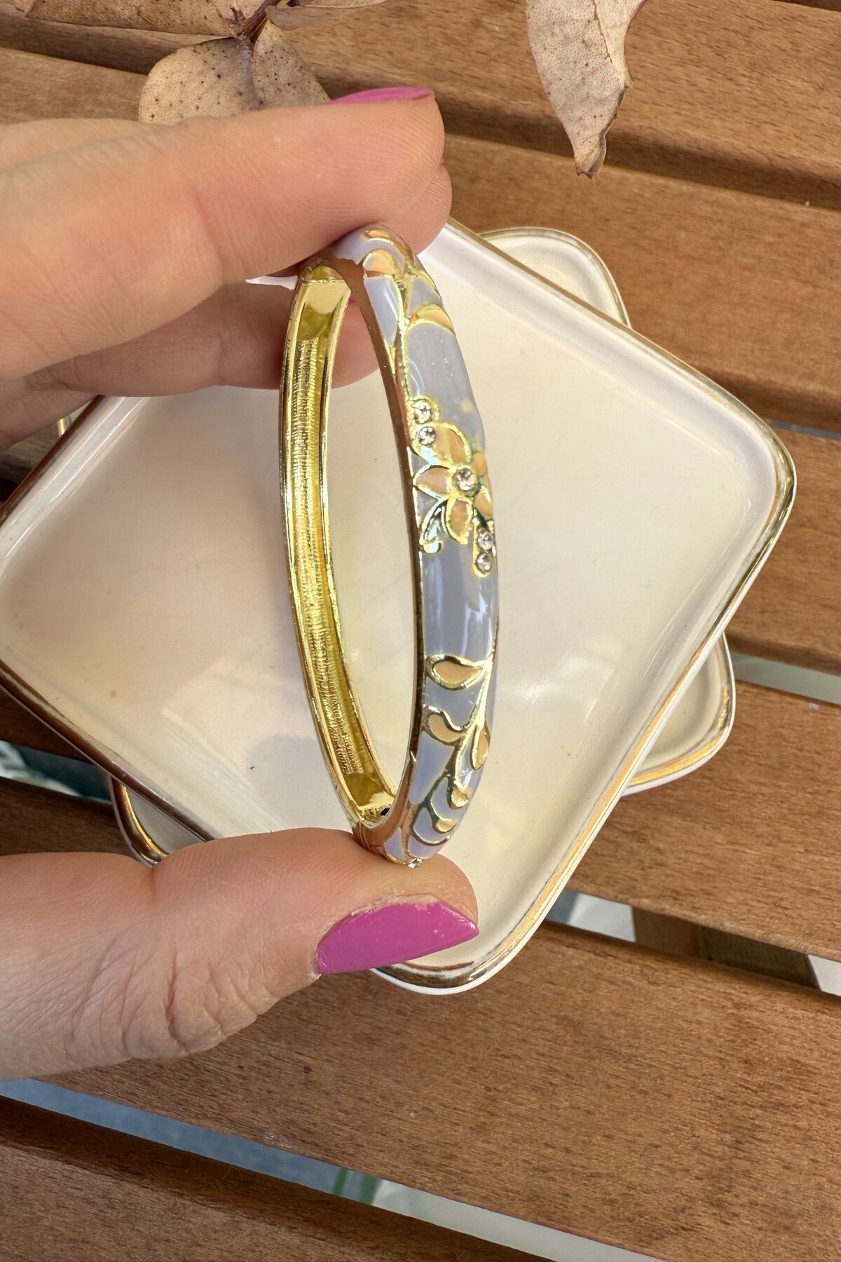 AURA ATELIER 14K Altın Kaplama İnce Mineli Sarı Çiçekli Bilezik 5.7cm