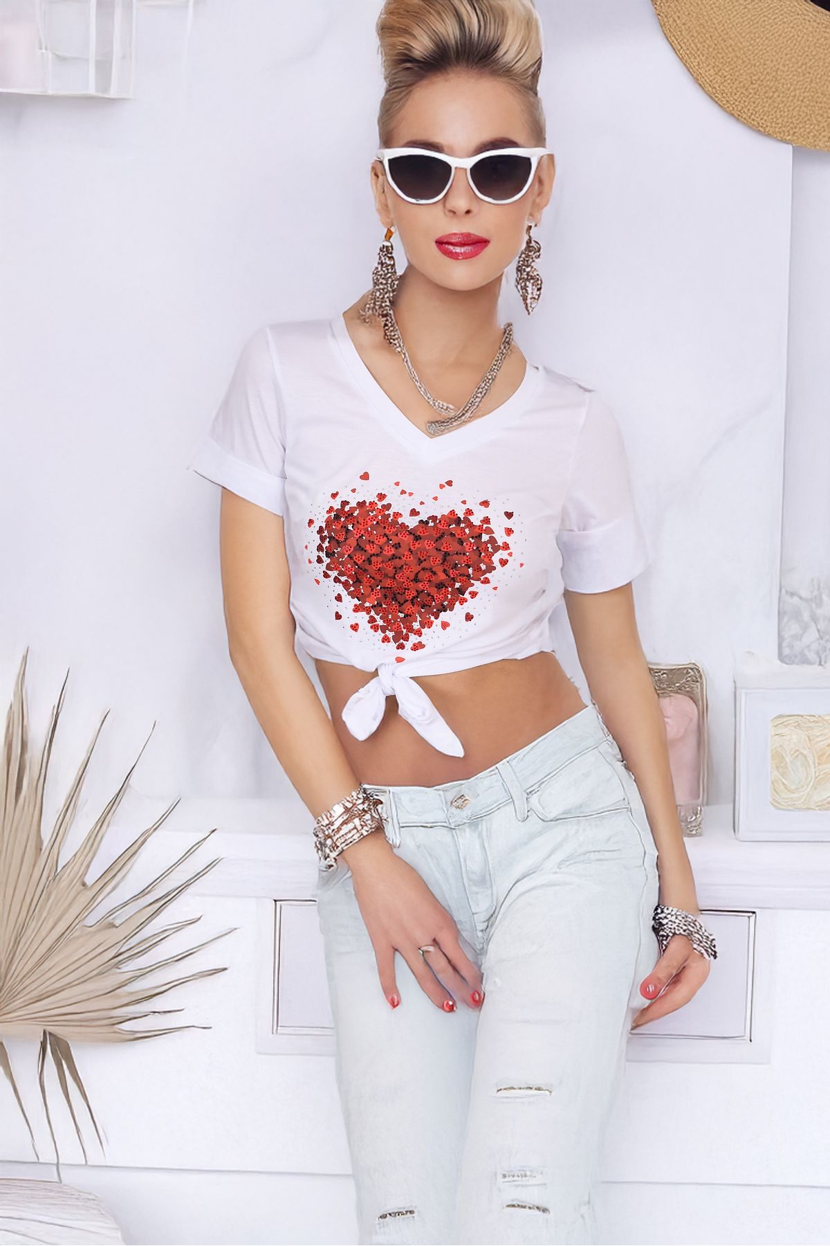 Pia Velle Kırmızı Kalp Detaylı Bağlamalı Beyaz Crop T-shirt - Pia Velle