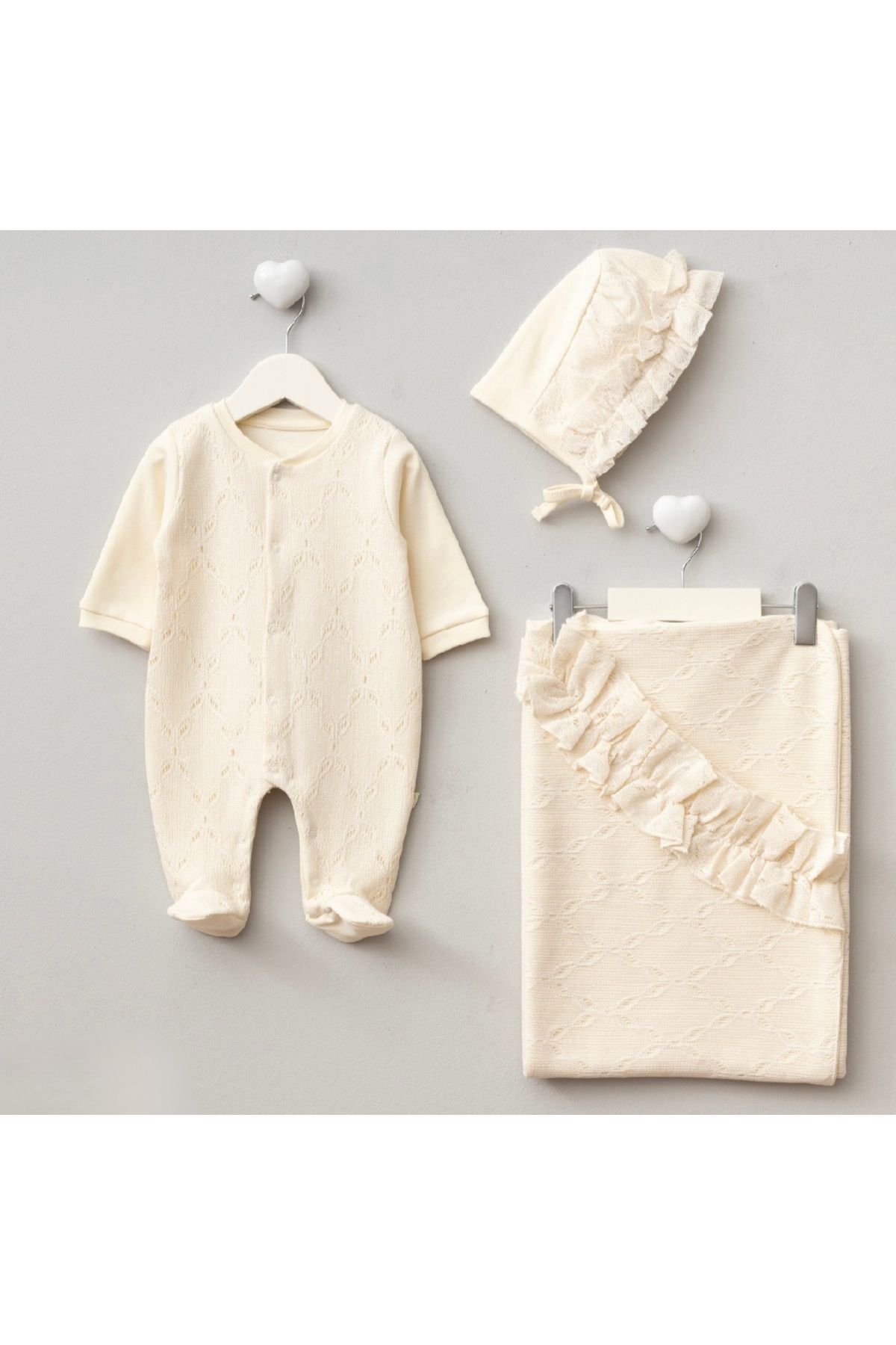 Pugi Baby Organik Pamuklu Kız Bebek 0-3ay Şapkalı Tulum 80*80cm Battaniye Set Hastane Çıkışı Yenidoğan