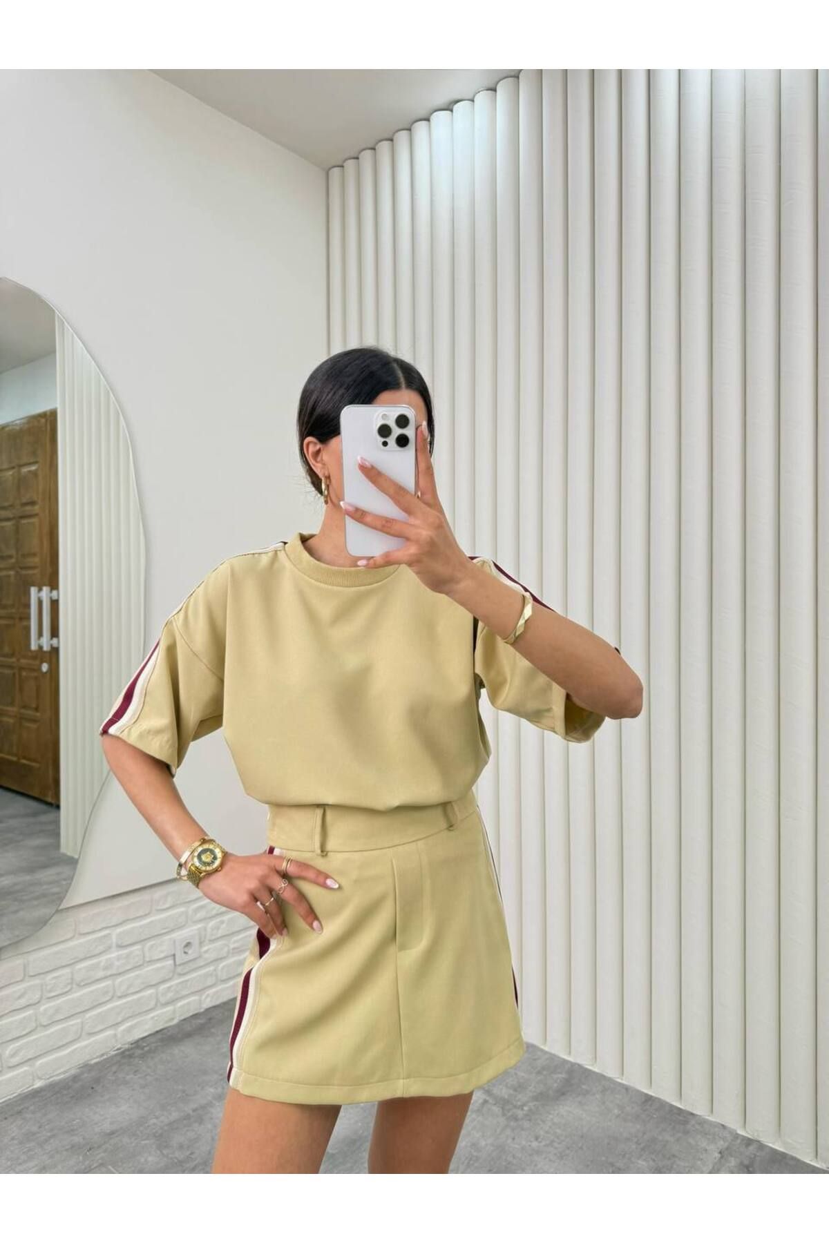 Castivo Fashion Şerit Detaylı Kısa Kollu Bluz & Şort 2'li Takım