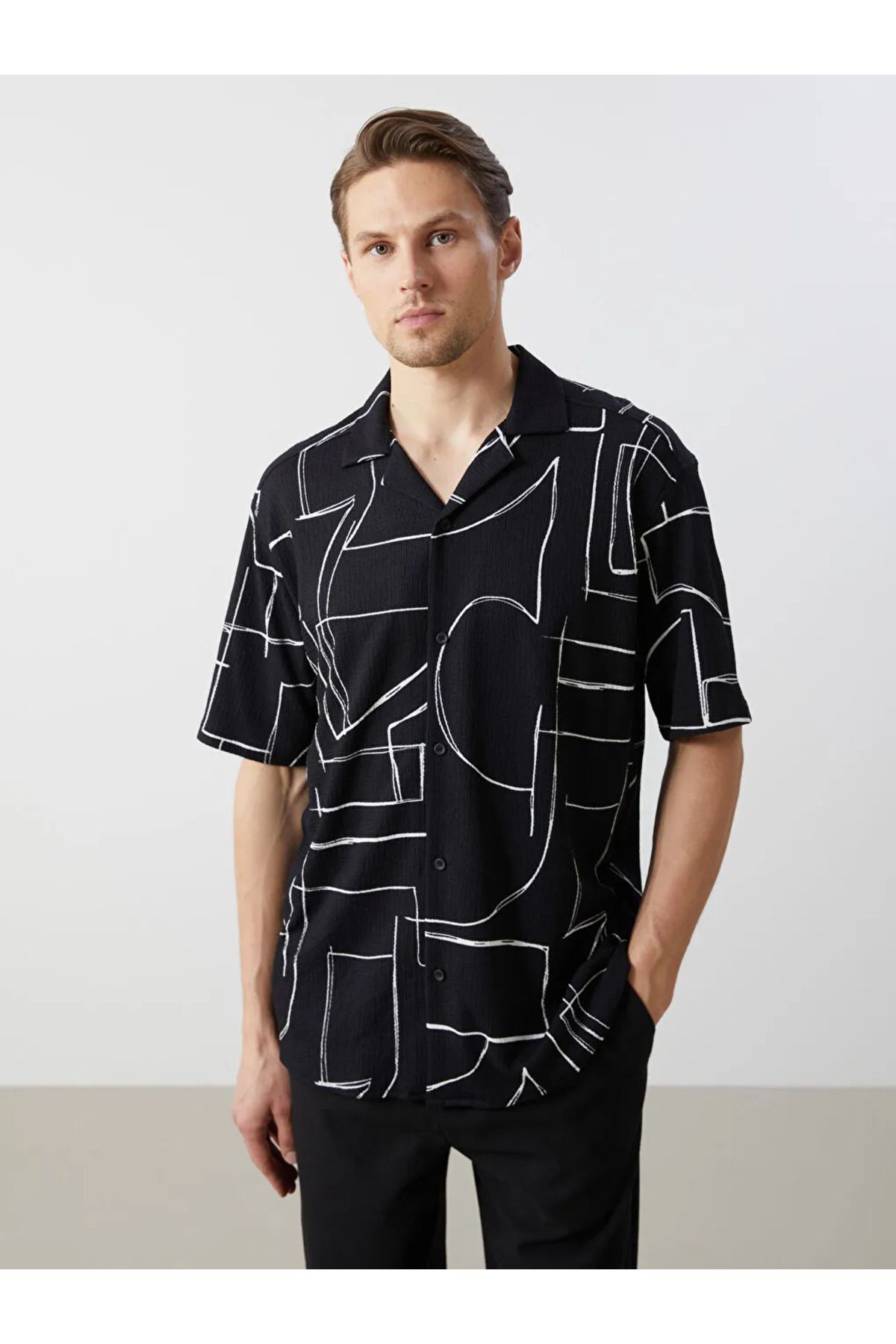 LC Waikiki Regular Fit Kısa Kollu Desenli Erkek Gömlek