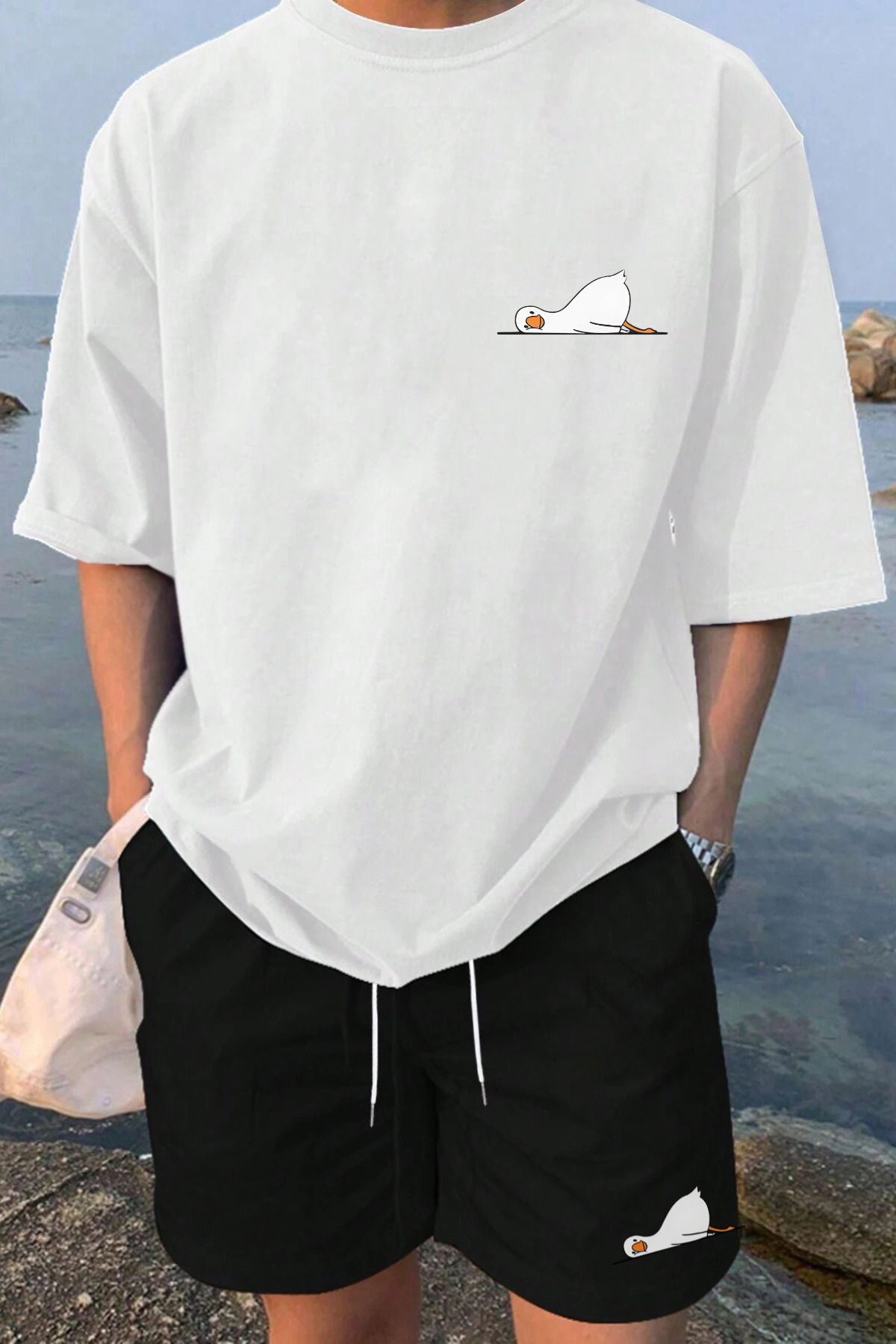 MELADYAN Yatan Ördek Baskılı Beyaz T-shirt Siyah Şort Alt Üst Takım