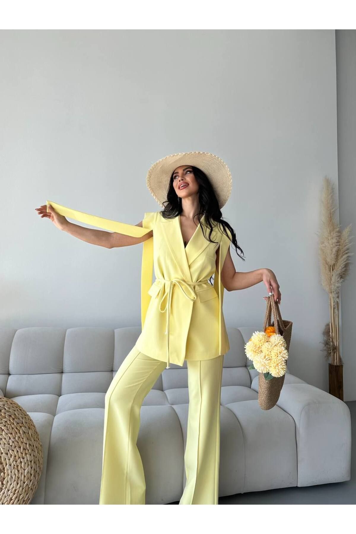 NILOO Kadın Kolsuz Oversize Blazer Ceket Pantolon Bağcıklı Omuz Detaylı