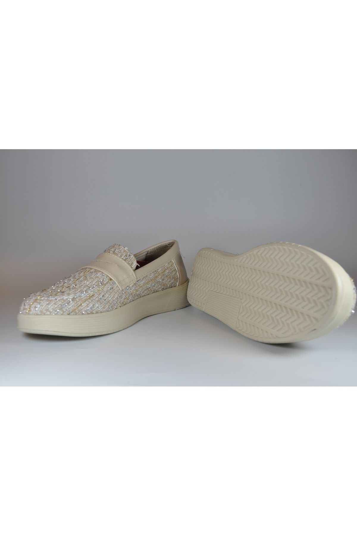 Yağız Kadın Sneaker Bağcıklı Spor Ayakkabı Siyah Simli