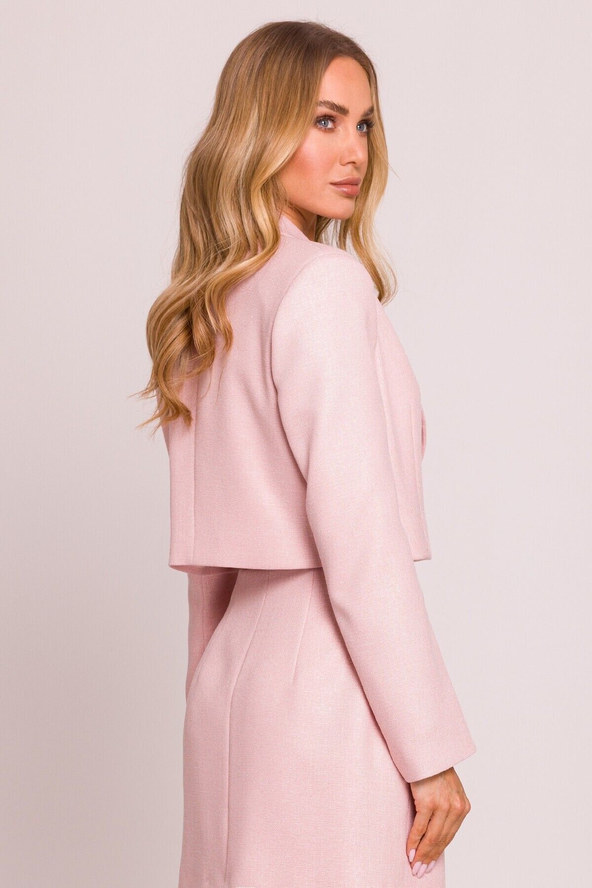 Made of Emotion-Short Jacket With A Single Button Closure 5