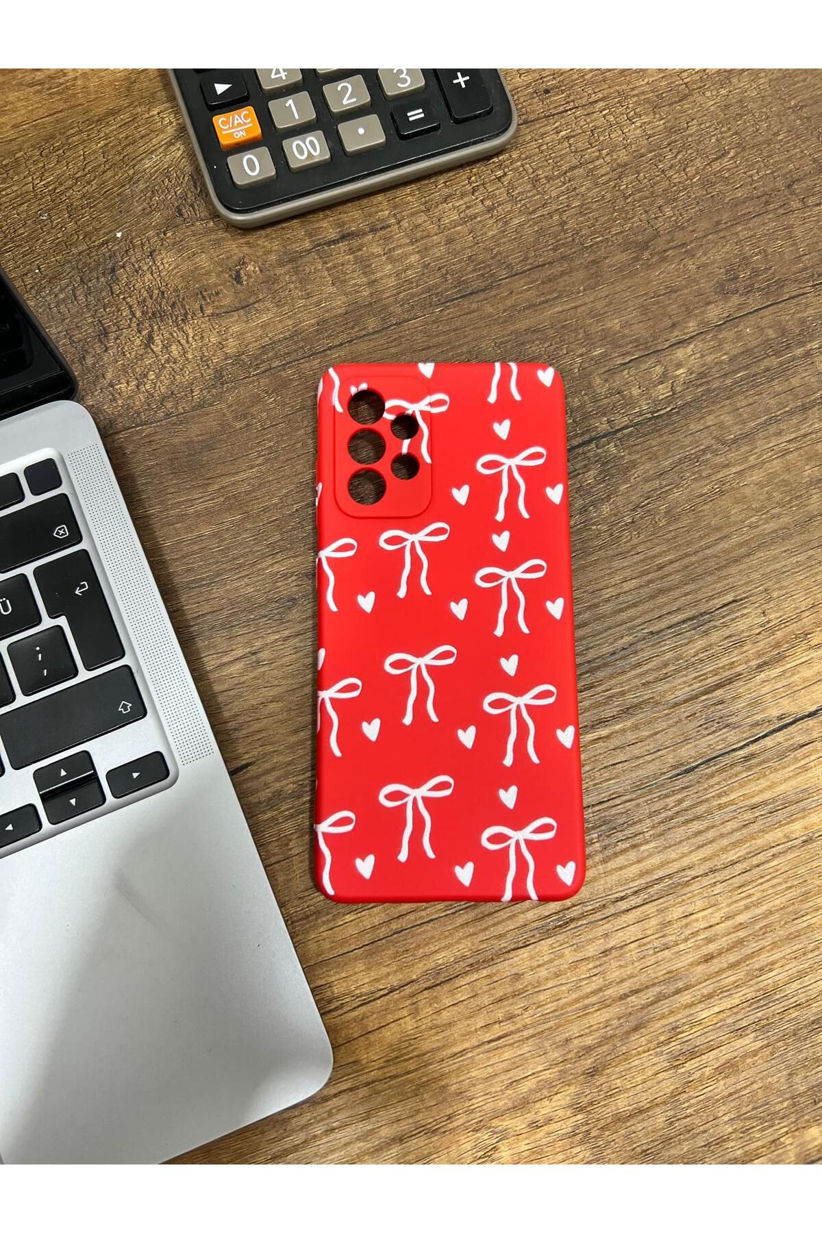 HZR Samsung A52 Beyaz Kurdele Desenli Kırmızı Silikon Kılıf