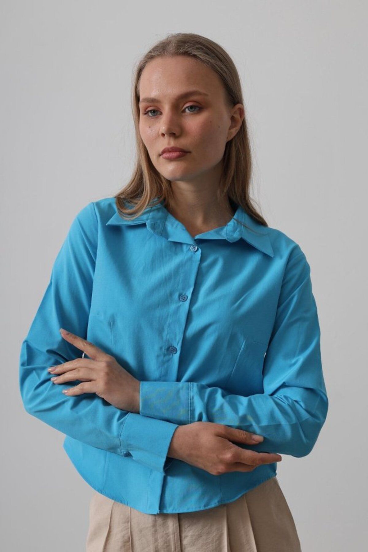 VELİZADE Kadın Konfor Modeli Yeni Sezon Bele Oturan Uzun Kollu Slim Fit Dar Kesim Viskon Kumaş Gömlek