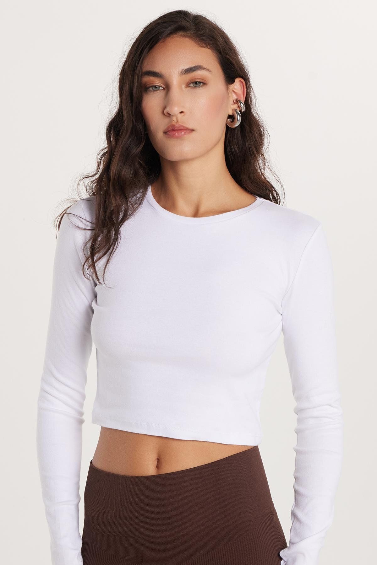 Tudors Kadın Slim Fit Dar Kesim Uzun Kollu Bisiklet Yaka Beyaz Bluz