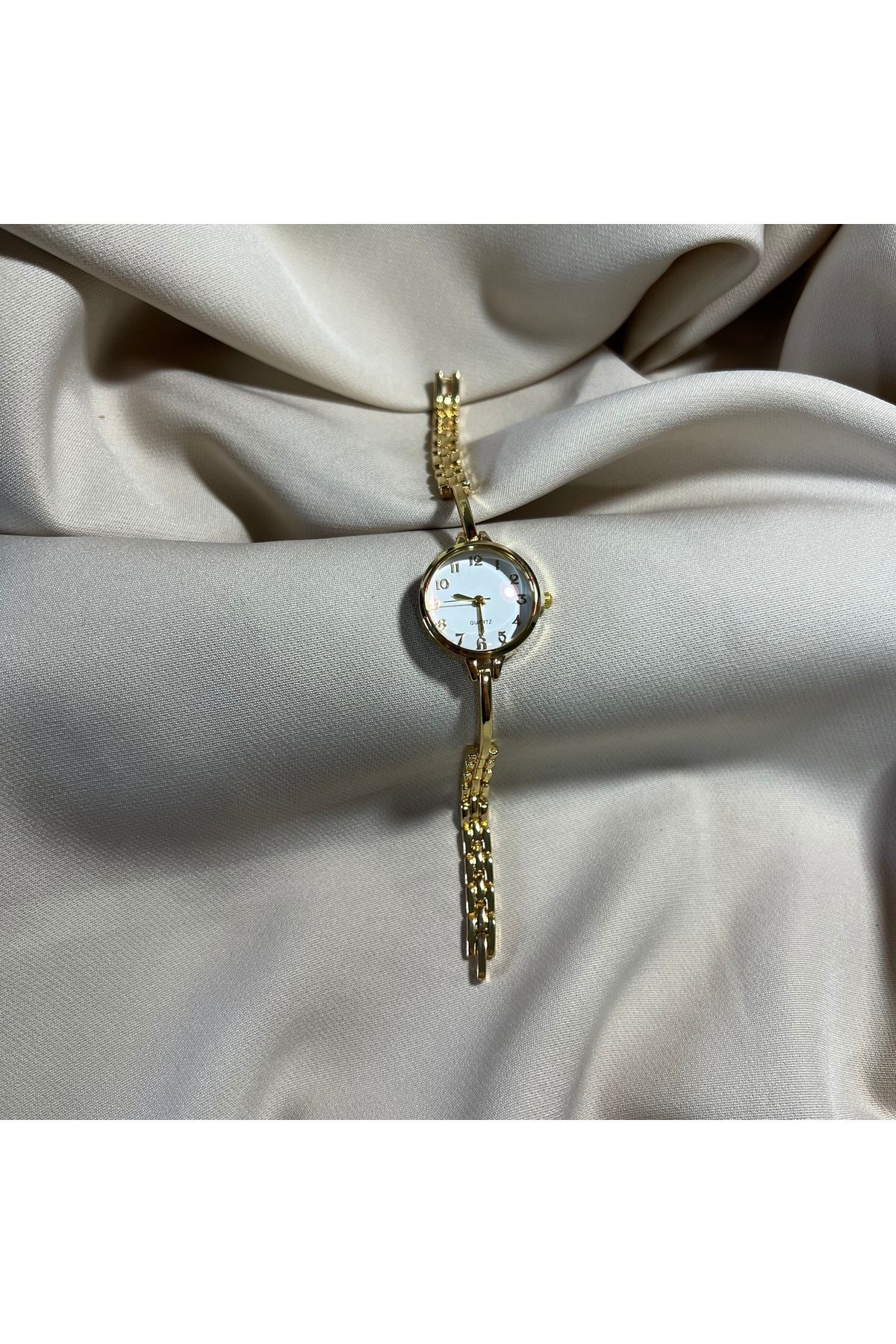 Büşra Shine Aksesuar Vanessa Model Gold İçi Beyaz Kadın Saat