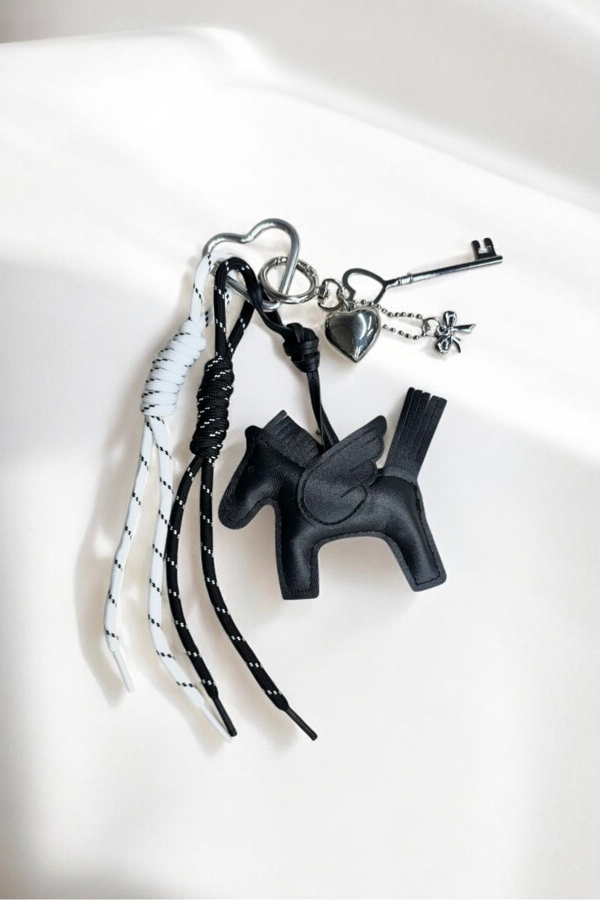 Elifsu Jewelry Siyah Pegasus Atlı Çanta Charmı