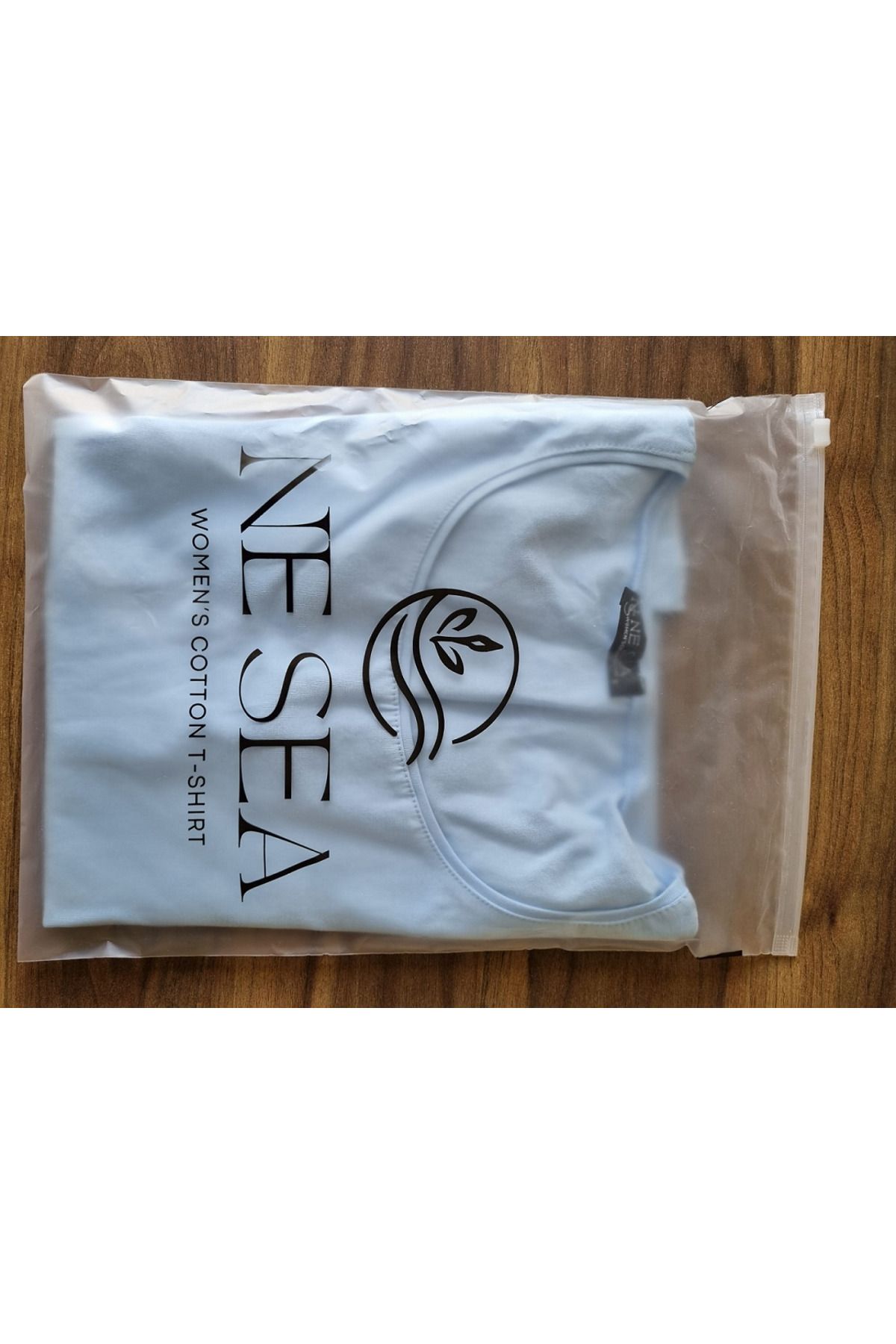 shop T-shirt