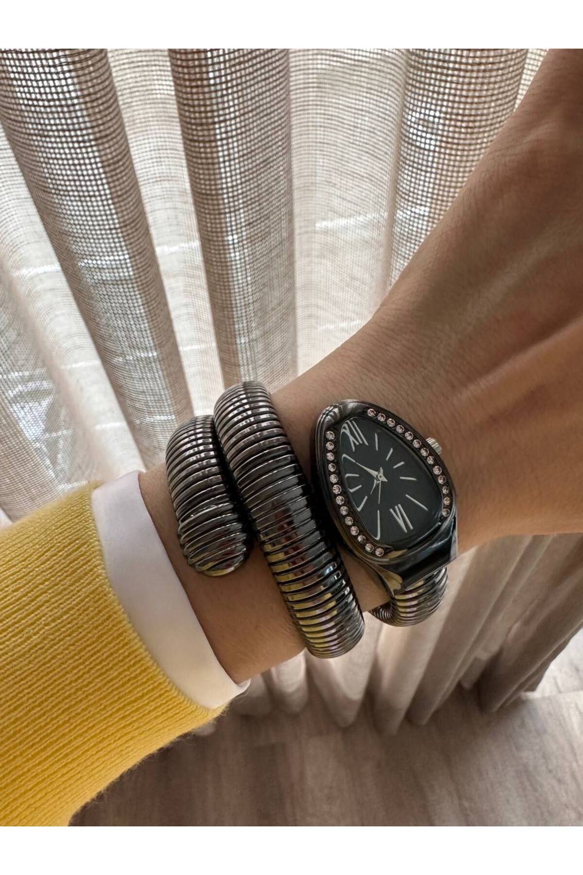 Esmeray Aksesuar Siyah Renk Kristal Taşlı Yılan Tasarım Spiral Kadın Kol Saati