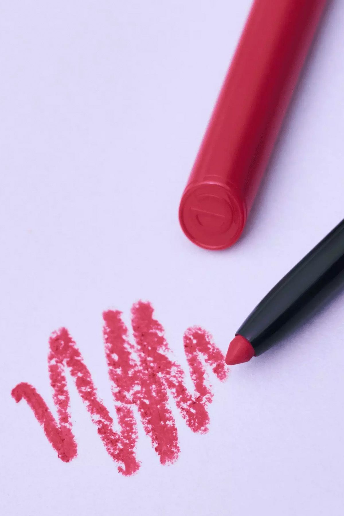 خط لب 8H MATTE COMFORT LIPLINER LIP 07 کلاسیک RED Essence