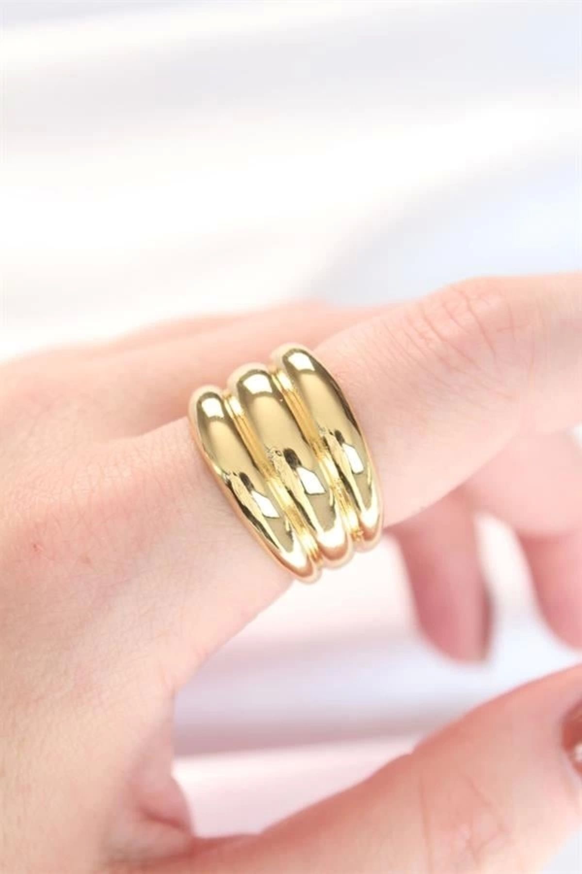 Lale Moda Gold Renk Ayarlanabilir Çizgili Bombe Yüzük
