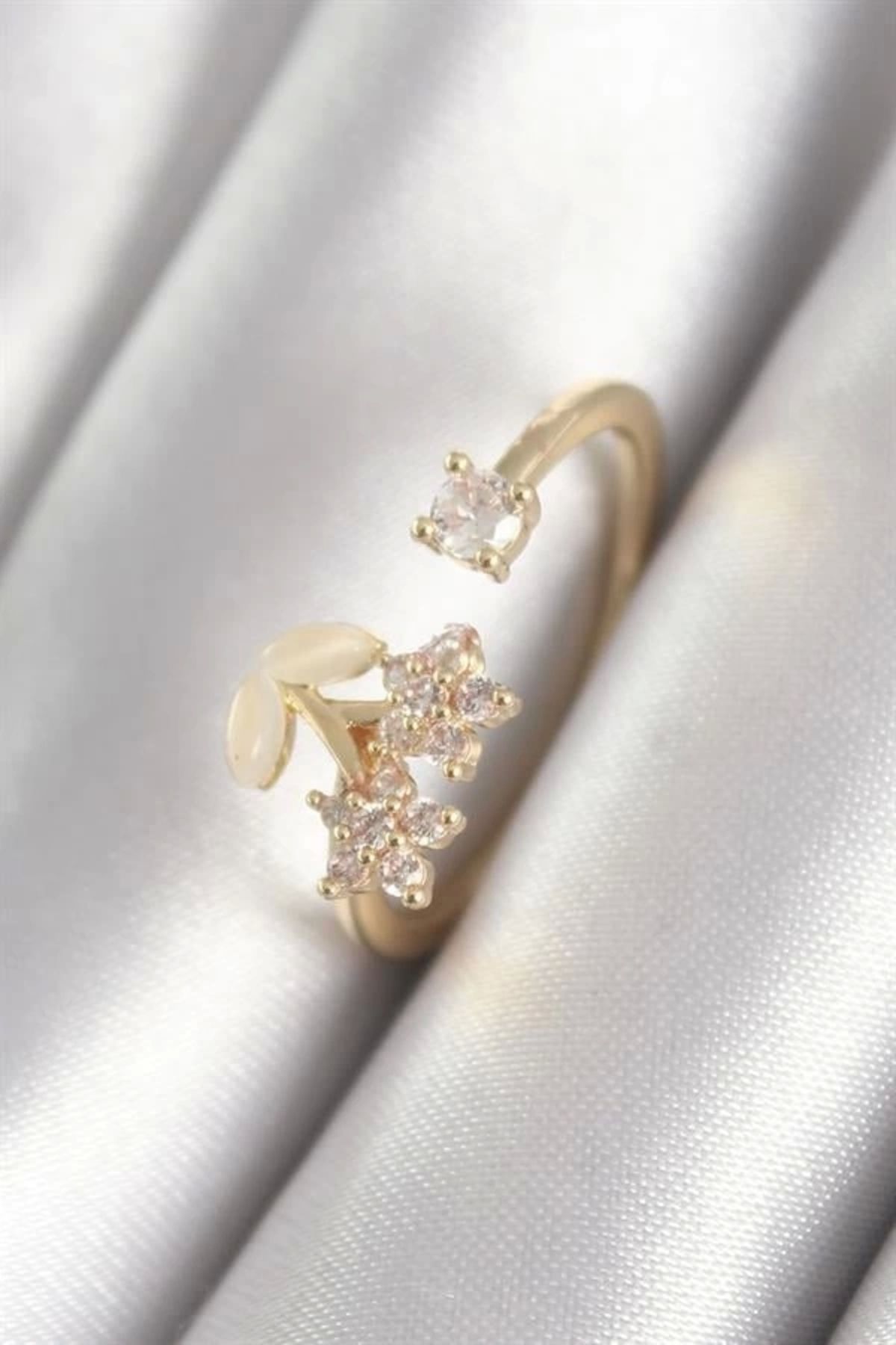 Lale Moda Pirinç Gold Renk Zirkon Taşlı Çiçek Model Kadın Yüzük