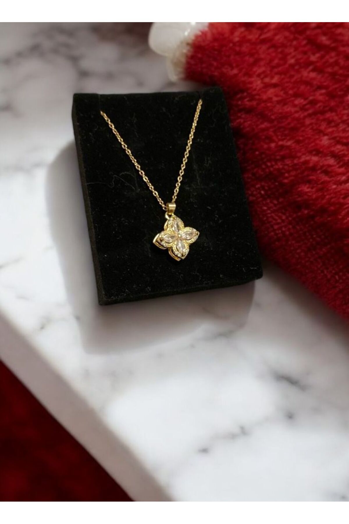 BYZSHOP Dönen Yonca Kolye