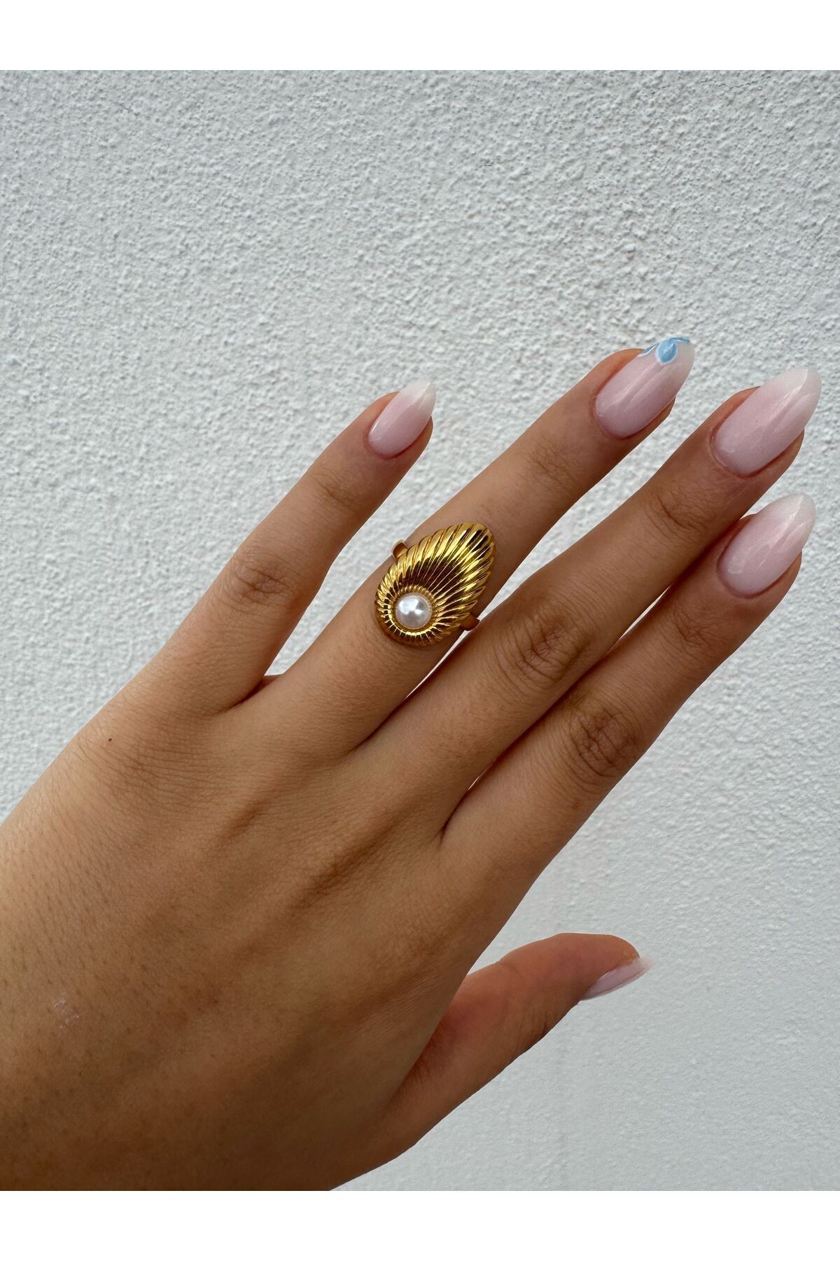 Jiji Jewelery Deniz Kabuğu Desen İstridye İnci Altın Renk Ayarlanabilir Paslanmaz Çelik Yüzük