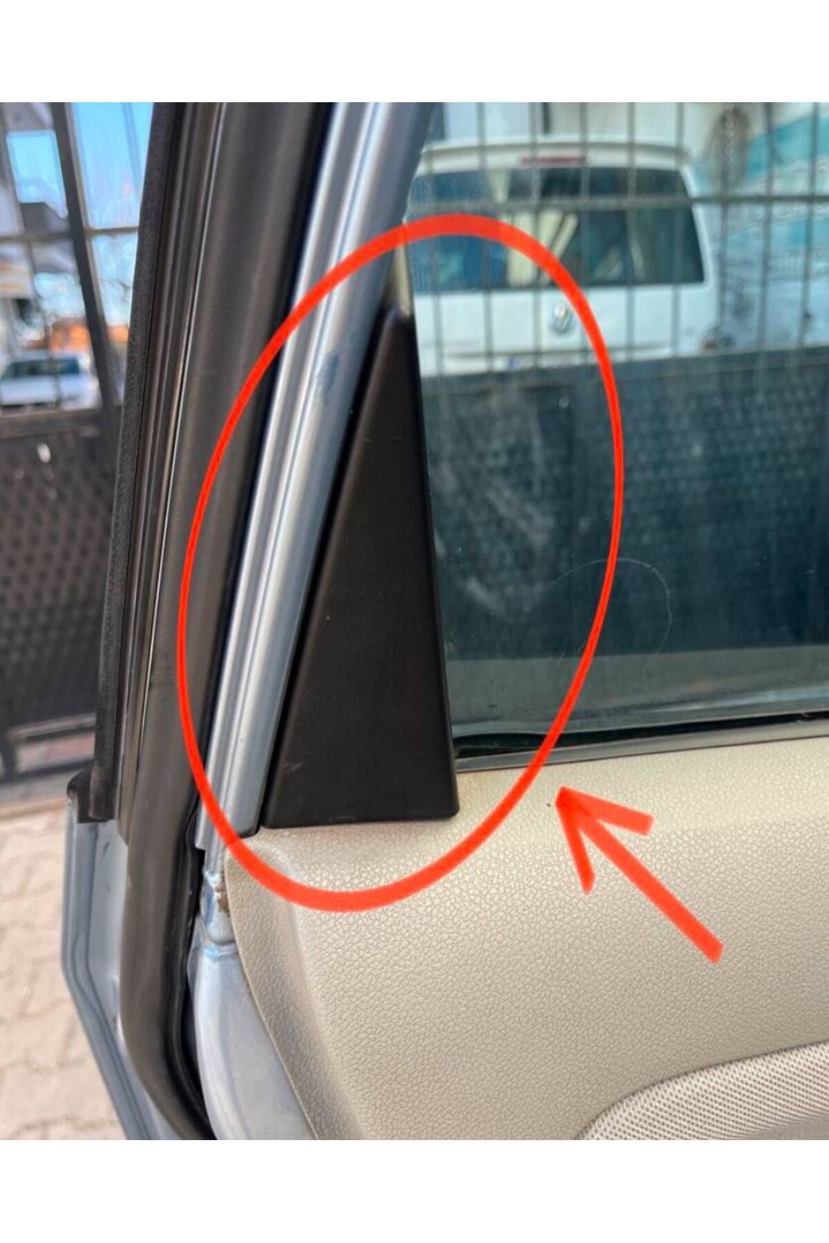 Fabrikasyon Ford fiesta 2003-2009 arka kapı iç cam üçgen plastiği sol taraf