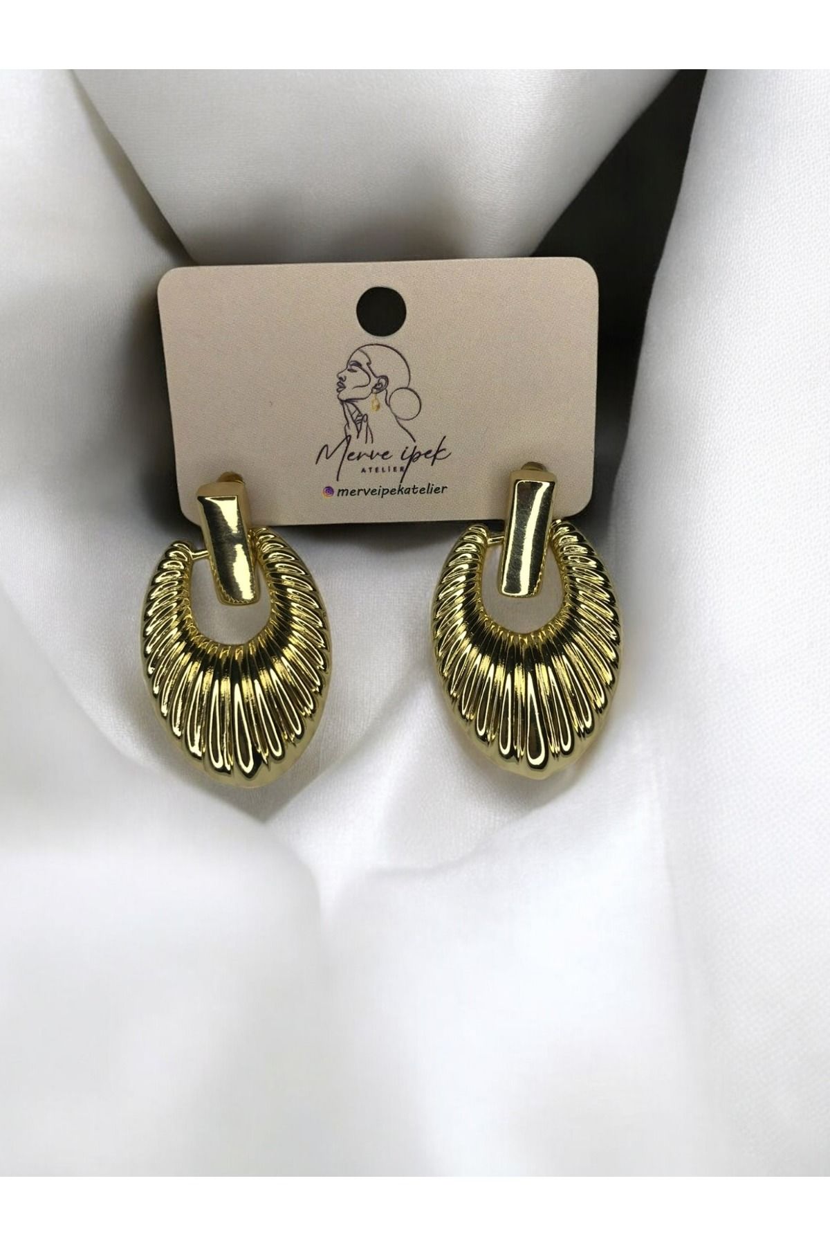 shop PASLANMAZ ÇELİK BOHEM TARZ GOLD PARLAK SALLANTILI KARARMAZ KÜPE