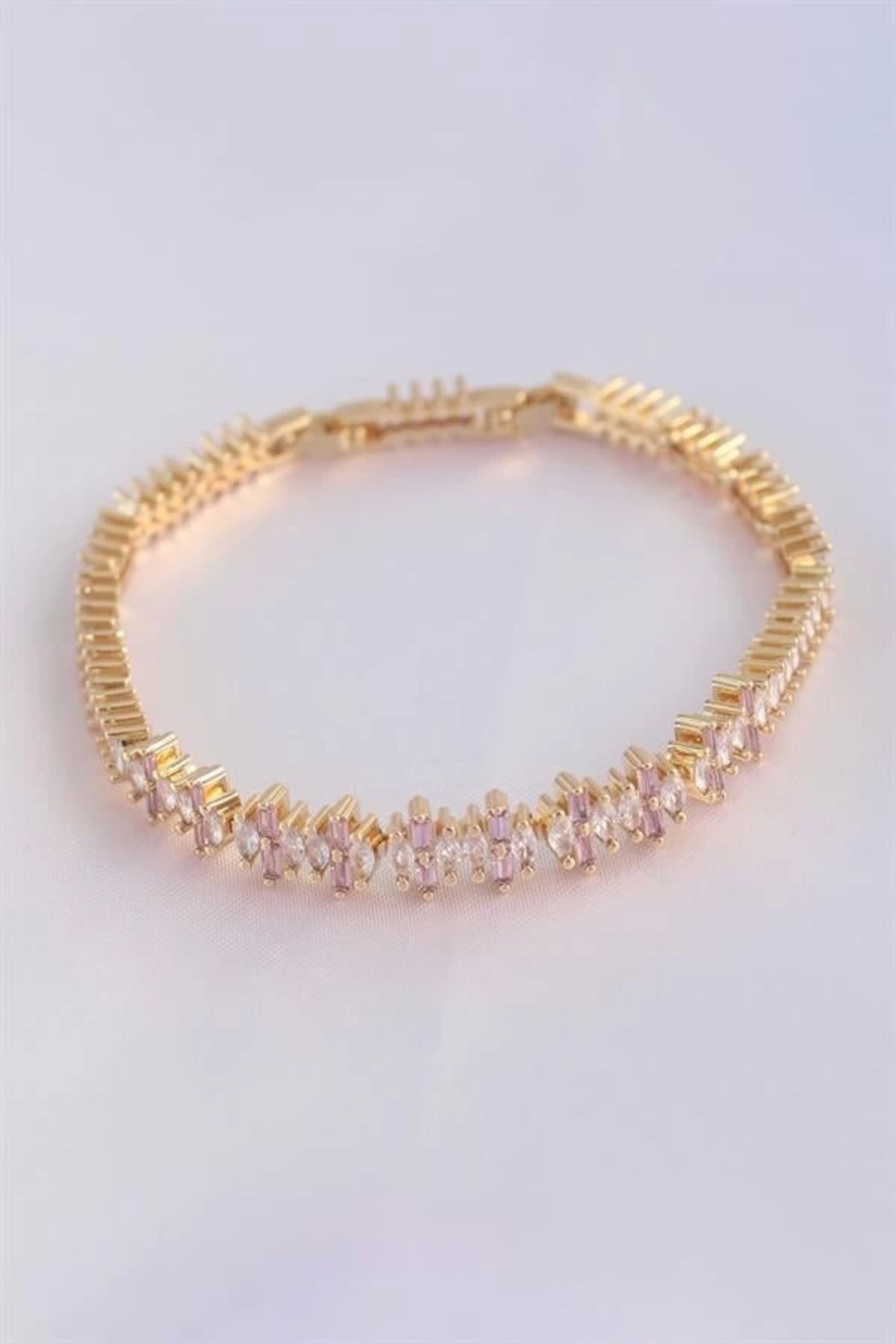 Lale Moda Vip Seri Pirinç Pembe Zirkon Taşlı Gold Renk Baget Model Bileklik