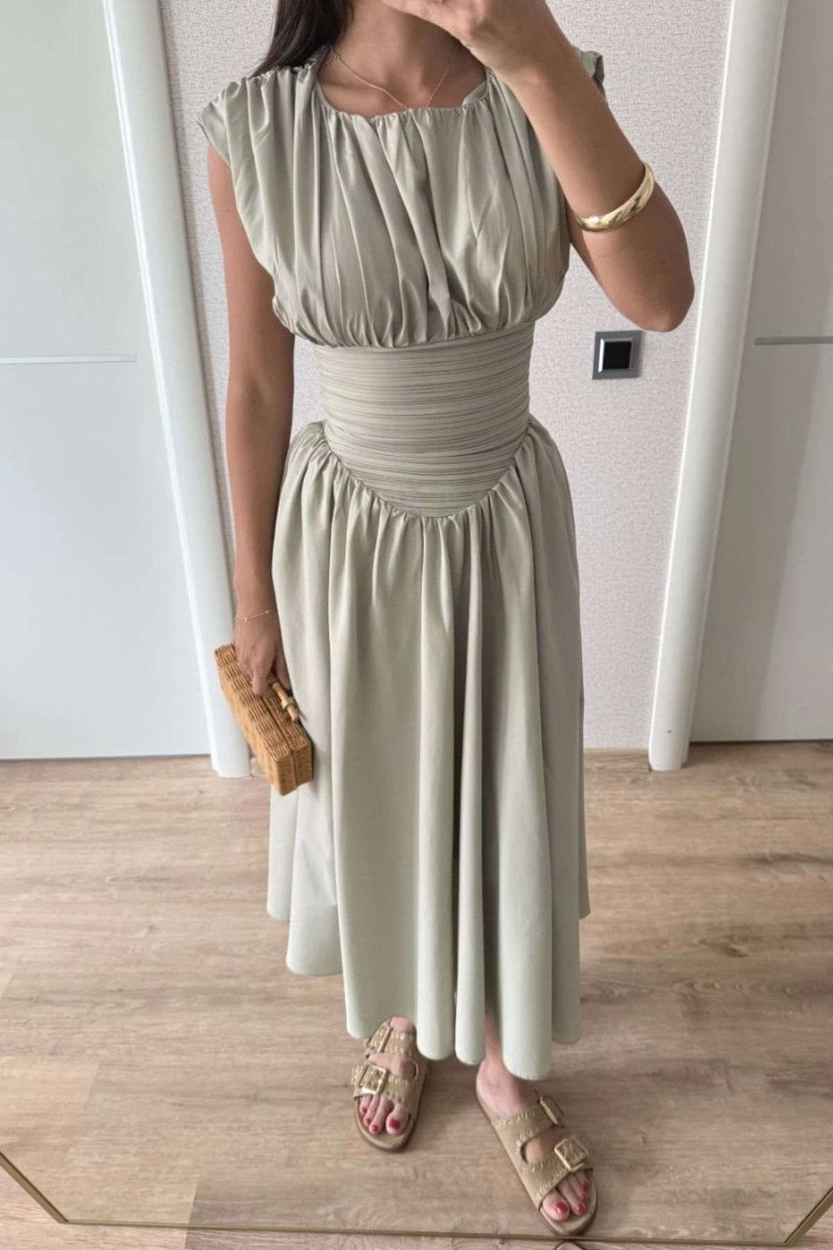 MODA Kolsuz Bel Detaylı Uzun Elbise - Yeşil