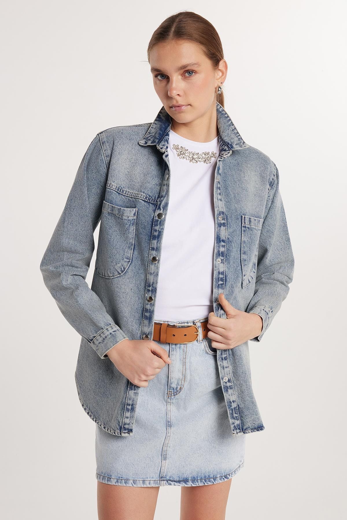 Tudors Kadın Relax Fit Rahat Kesim Çift Cepli Uzun Kollu Denim Gömlek