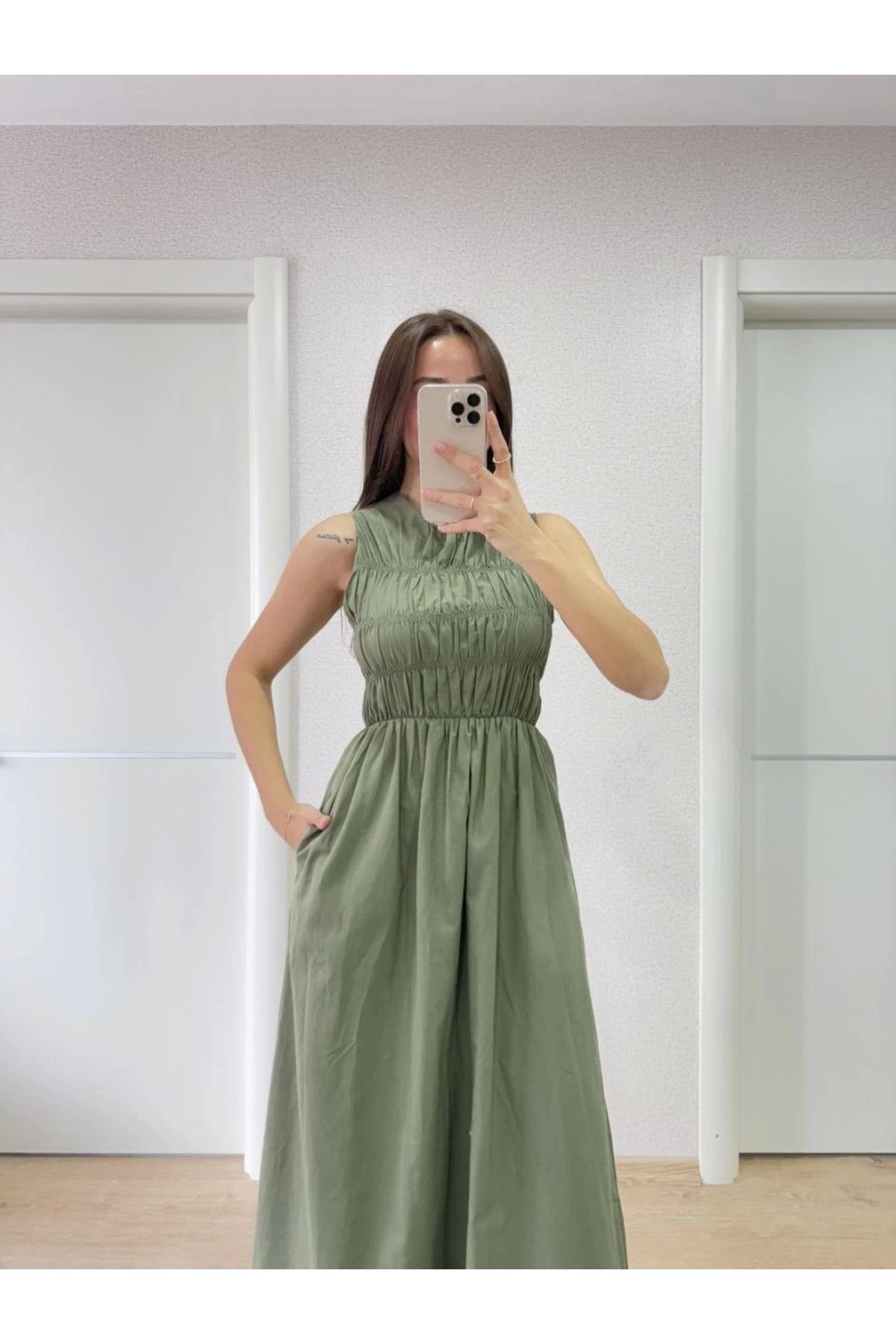 MODA Kolsuz Göğüs Lastıklı Uzun Elbise - Yeşil