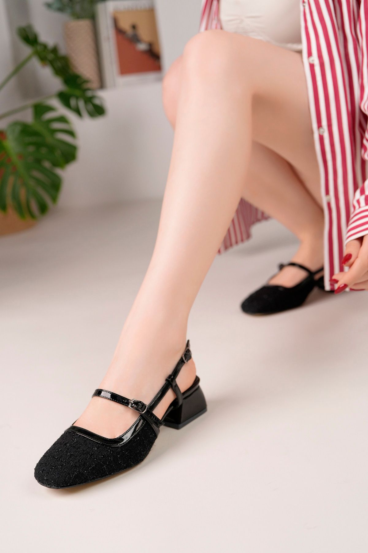 moda sara Siyah Arkası Bantlı Kadın Stiletto