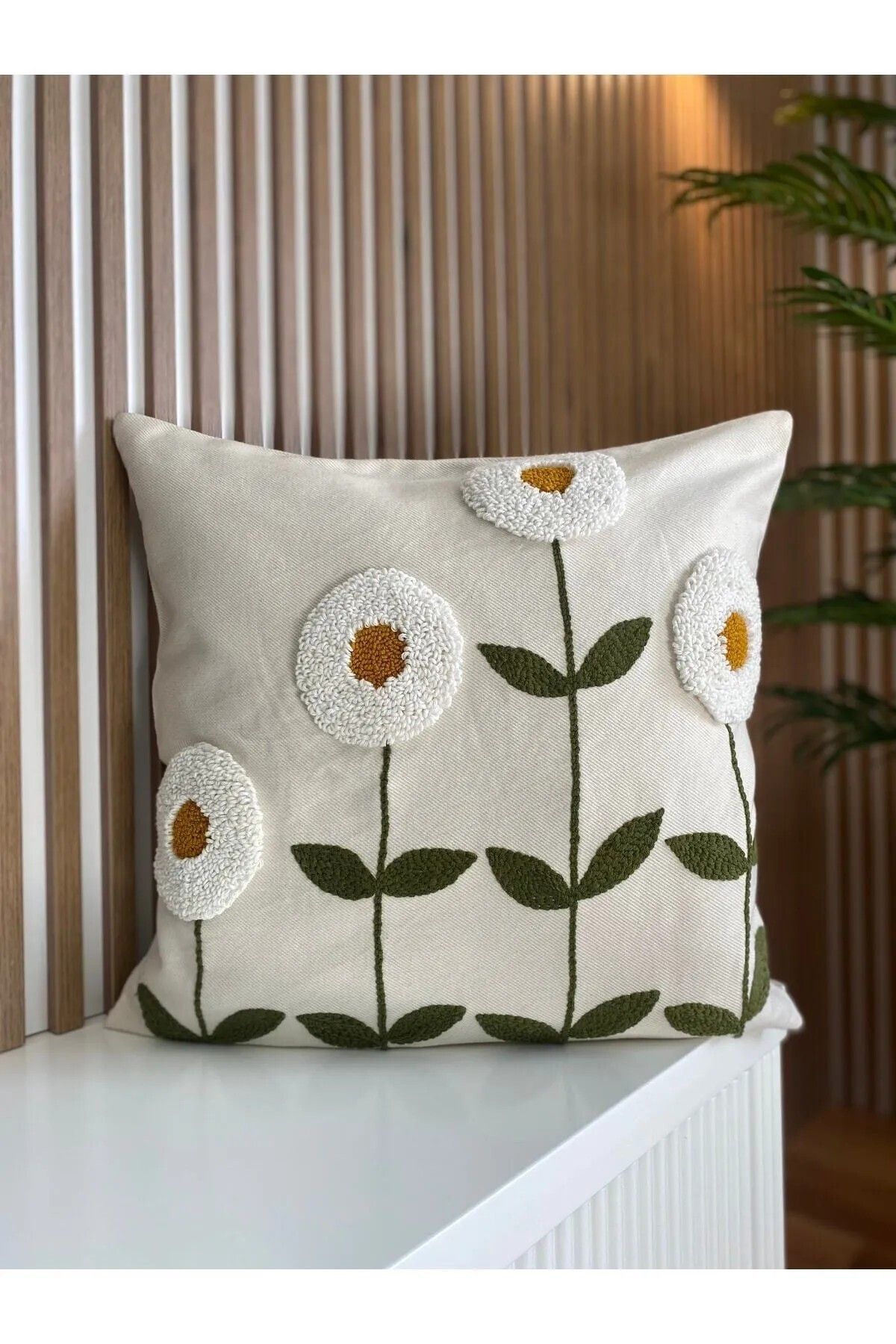 Buse çınar home design Beyaz Ayçiçeği Punch Kırlent