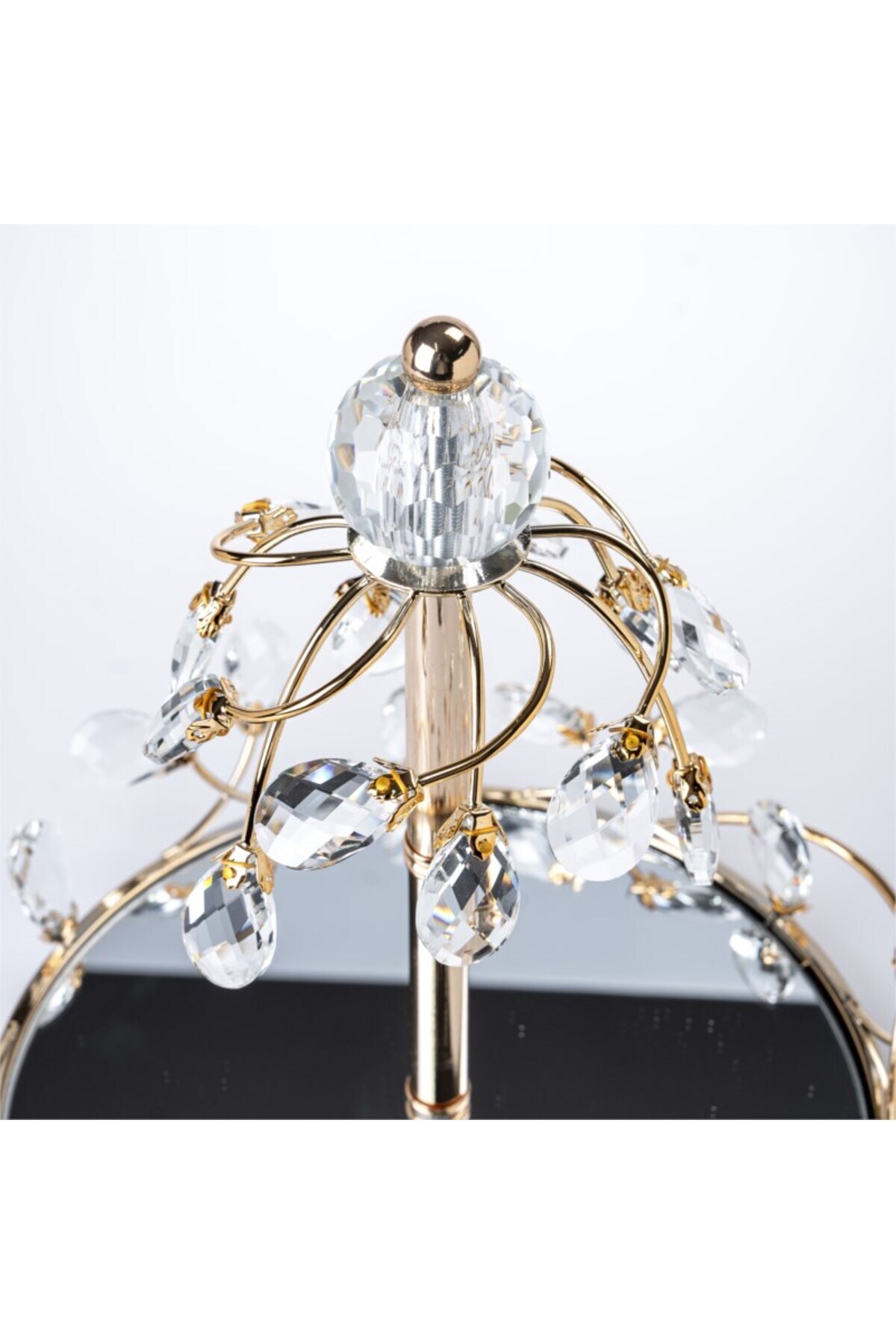 Hinora-Single Layer Mirrored Stylish Presentation Stand with Drop Stones 2